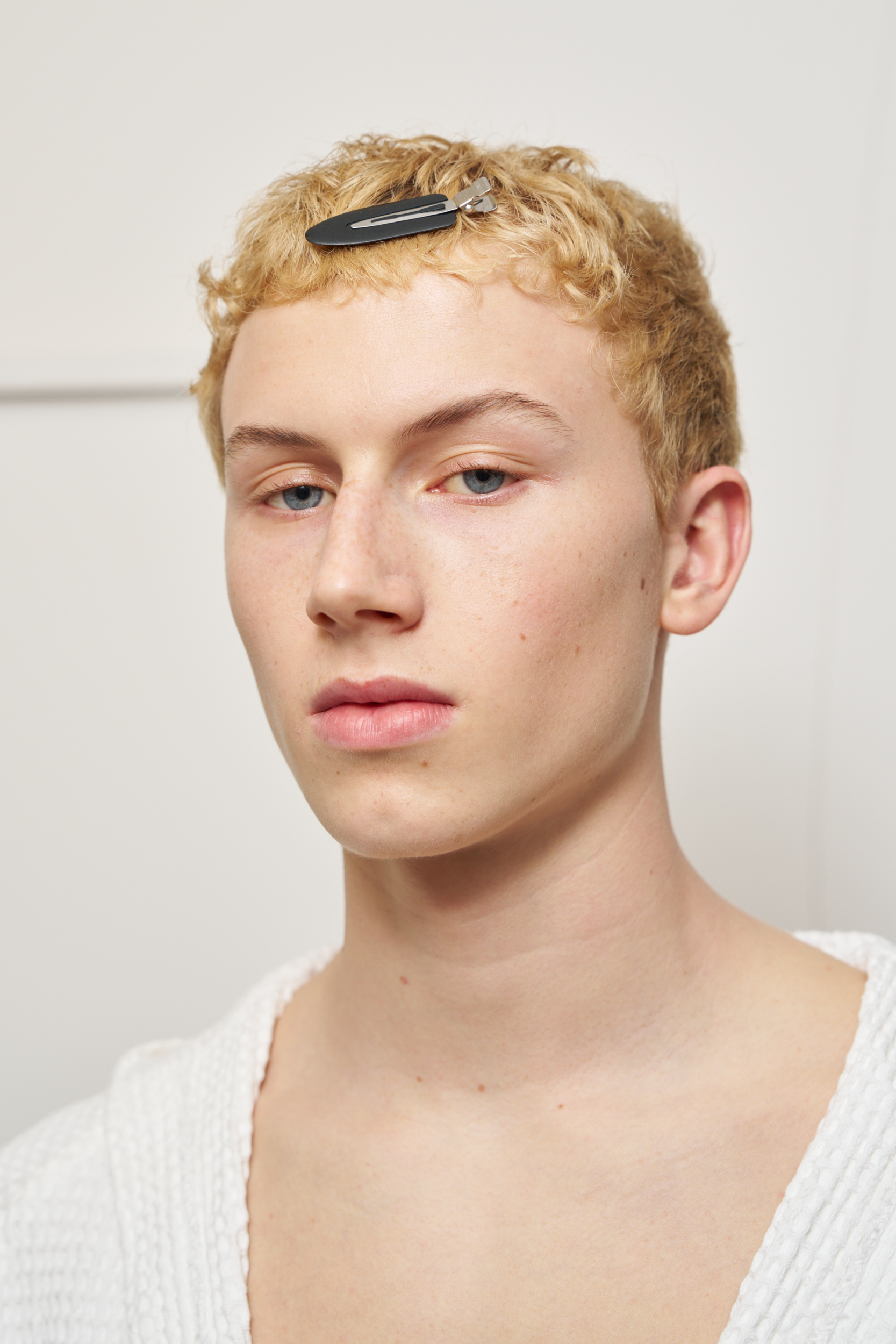 Jw Anderson  Spring 2025 Men's Fashion Show Backstage