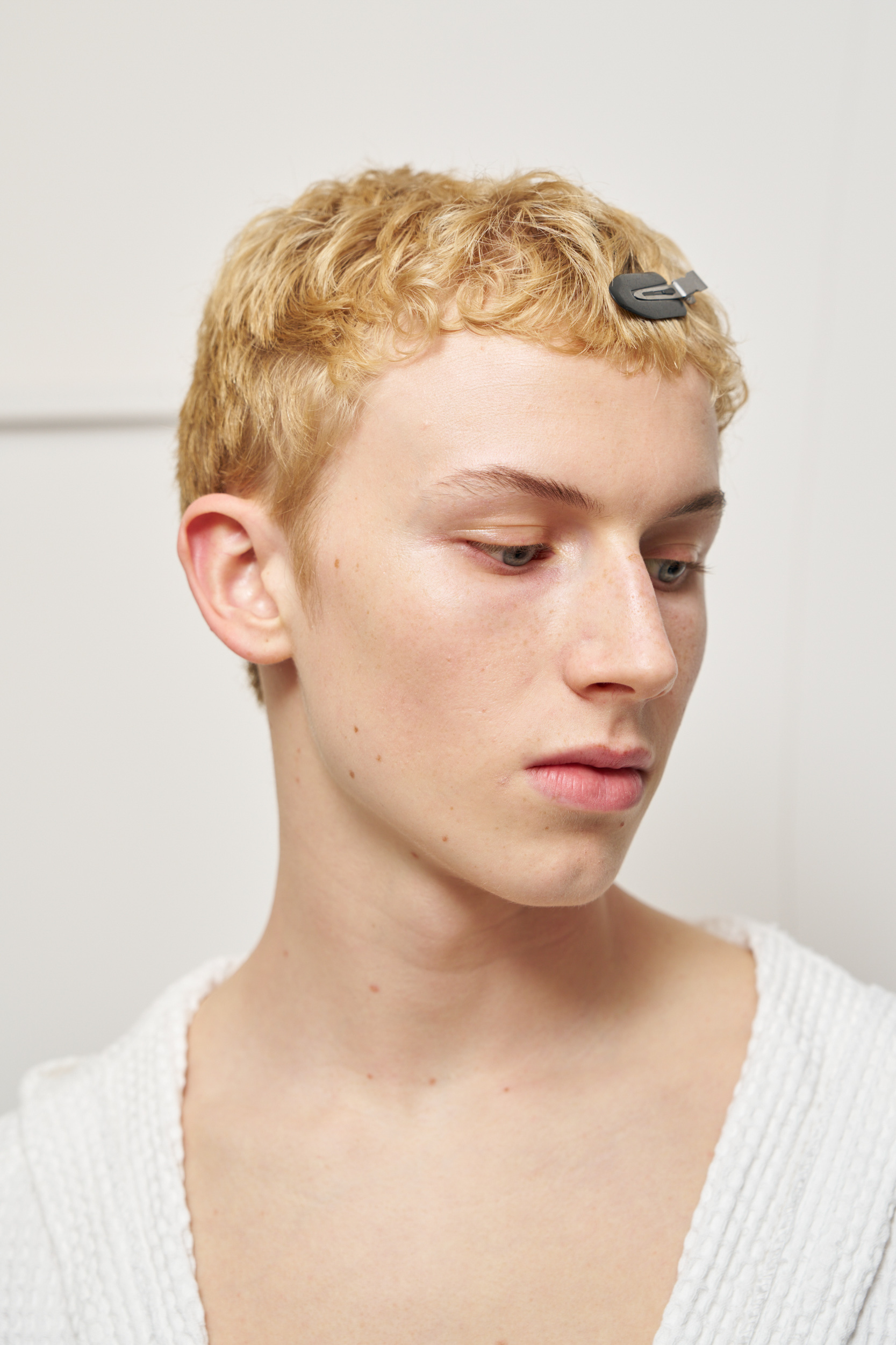 Jw Anderson  Spring 2025 Men's Fashion Show Backstage