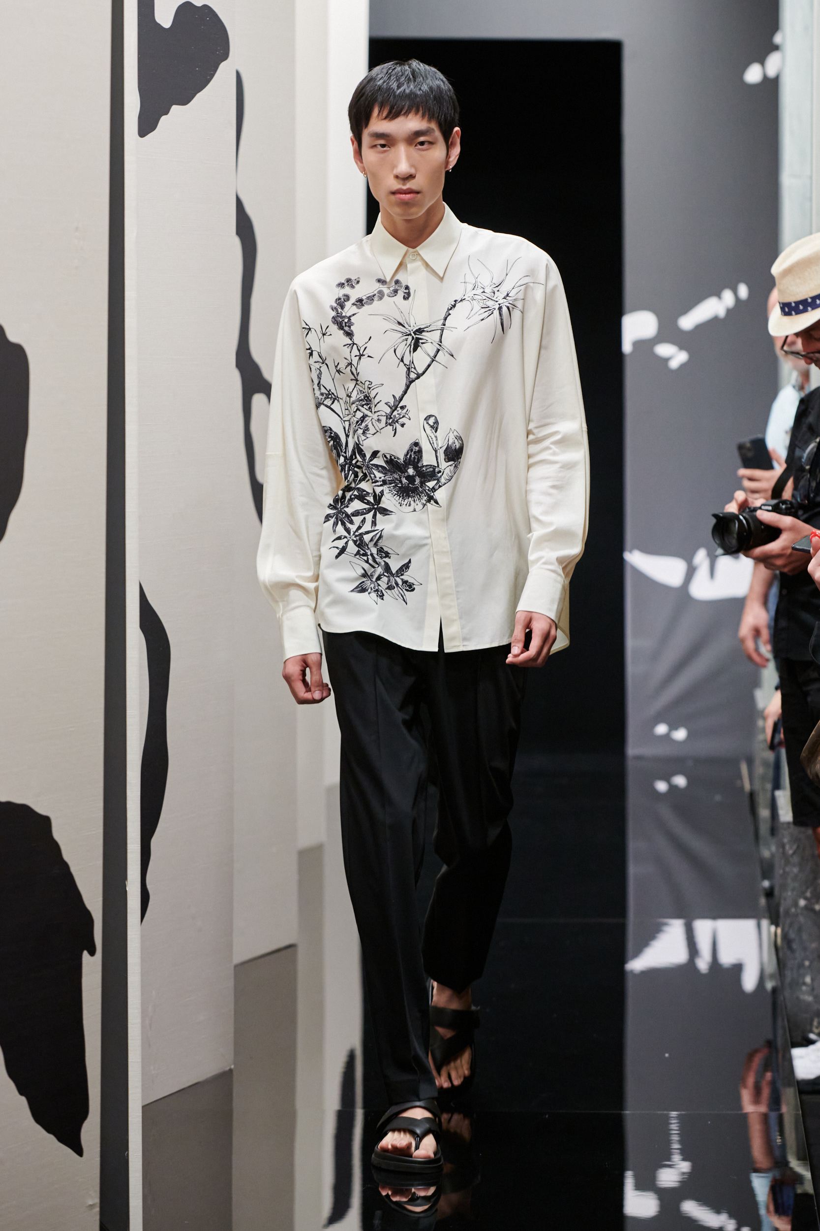 Kb Hong  Spring 2025 Men's Fashion Show