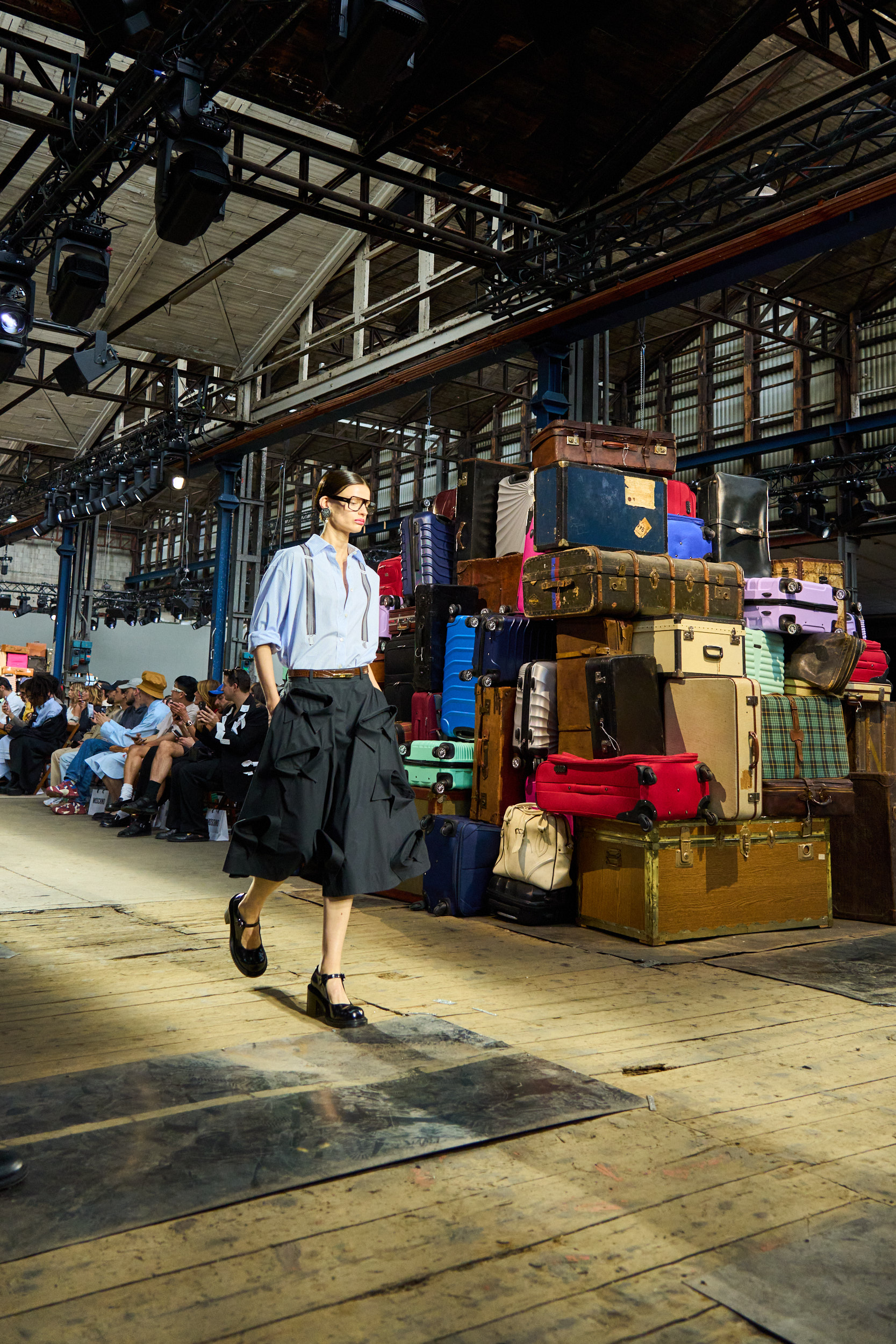 Moschino  Spring 2025 Men's Fashion Show Atmosphere