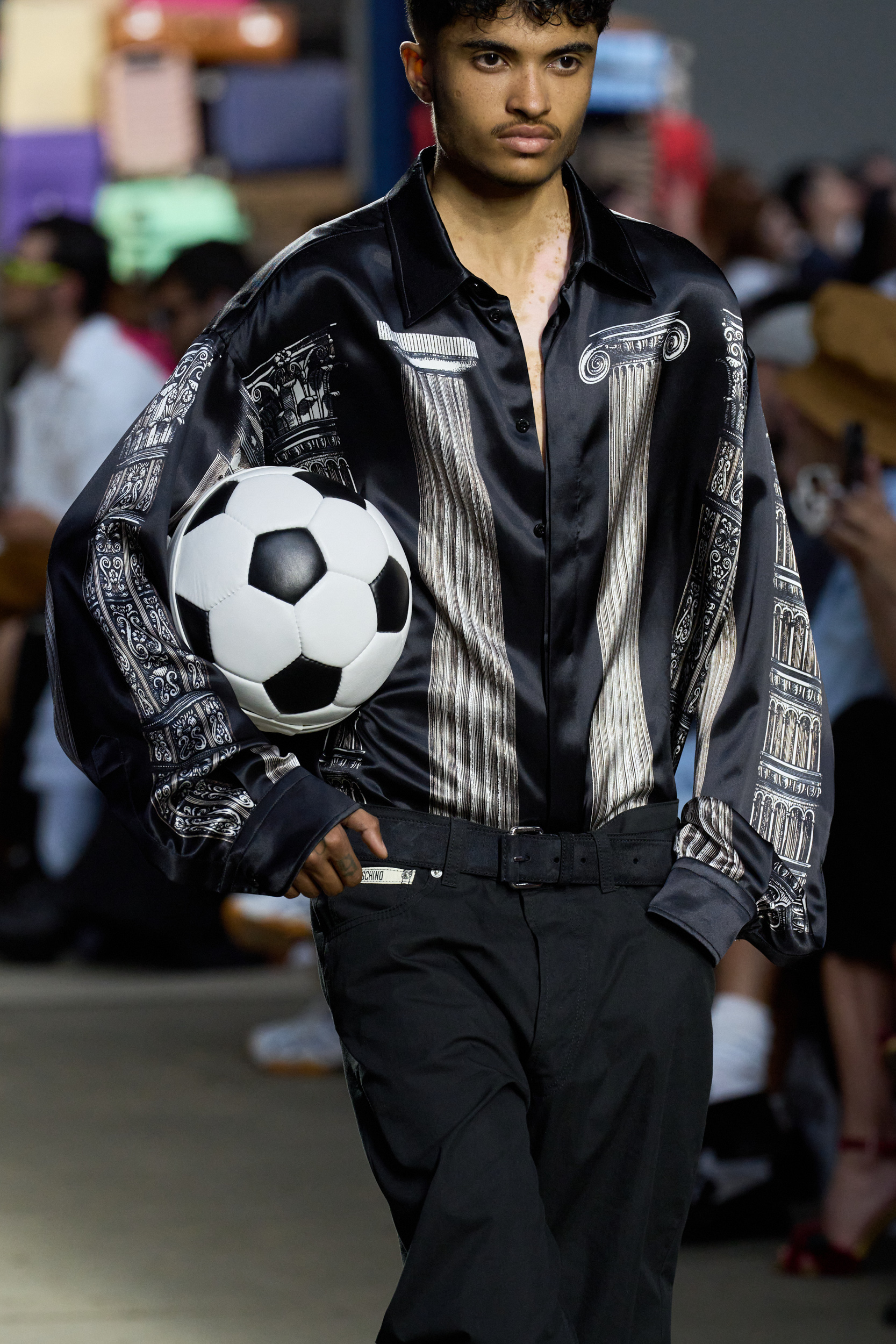 Moschino  Spring 2025 Men's Fashion Show Details