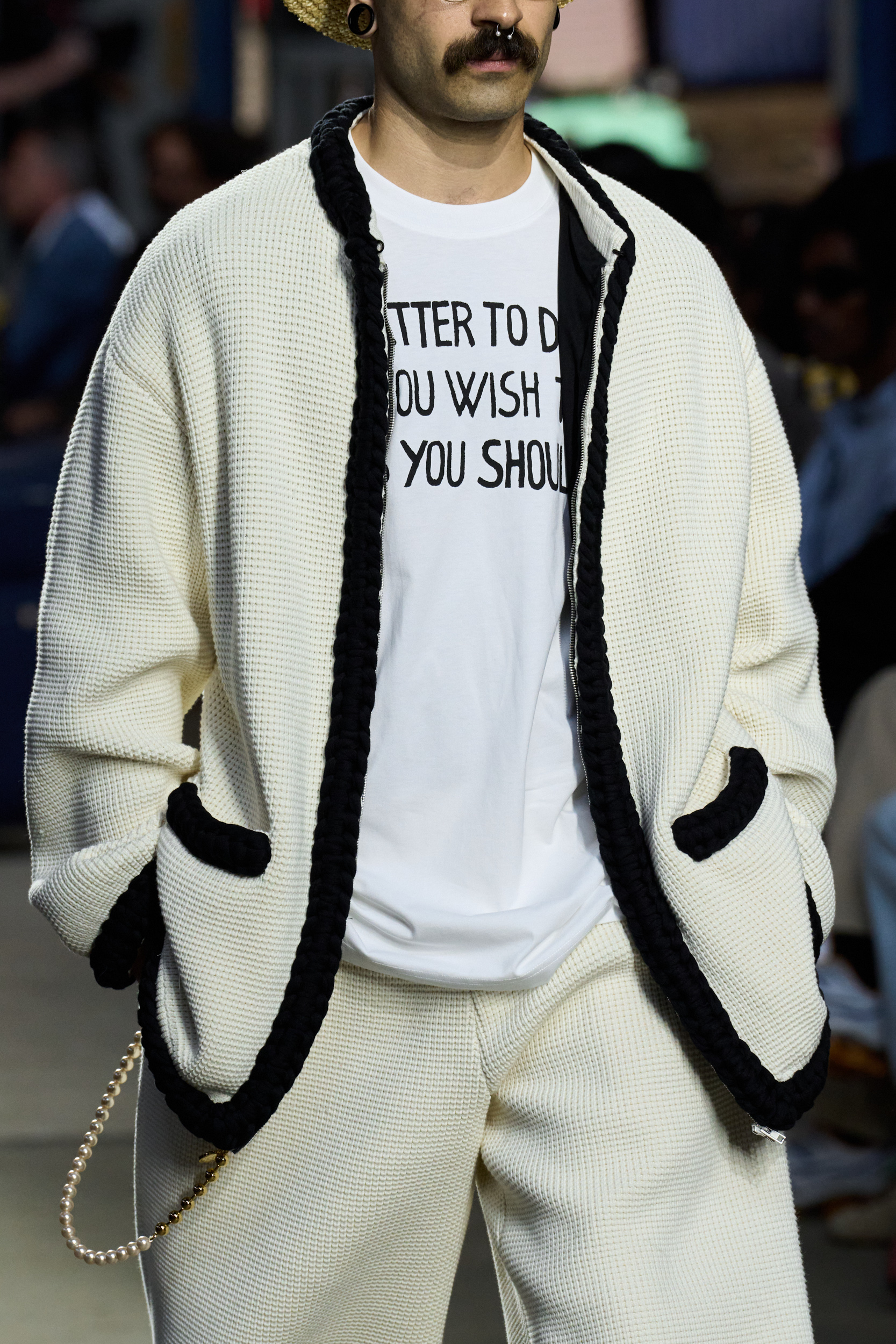 Moschino  Spring 2025 Men's Fashion Show Details