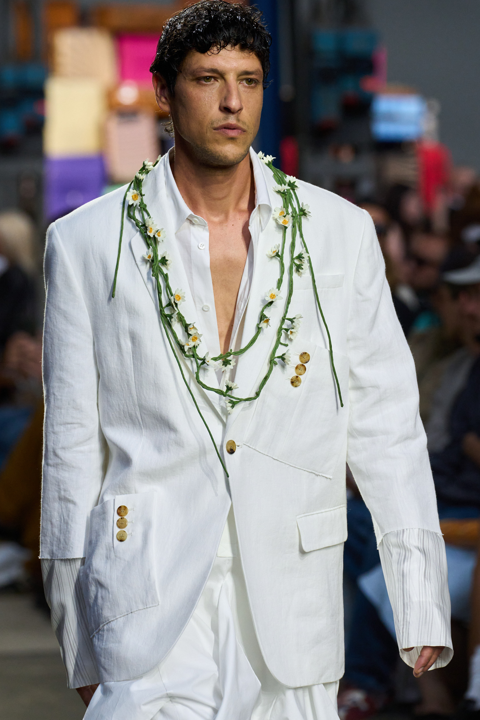 Moschino  Spring 2025 Men's Fashion Show Details