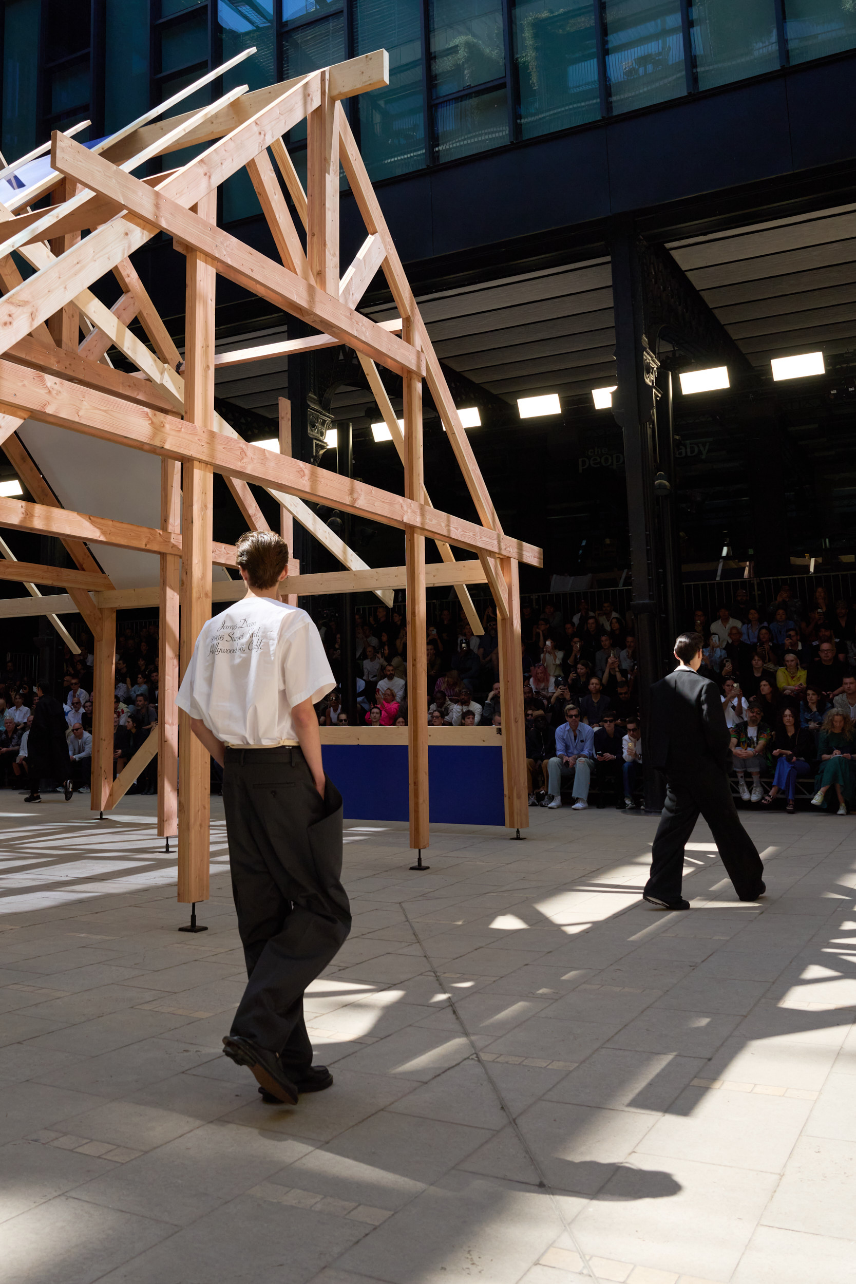 Sacai  Spring 2025 Men's Fashion Show Atmosphere