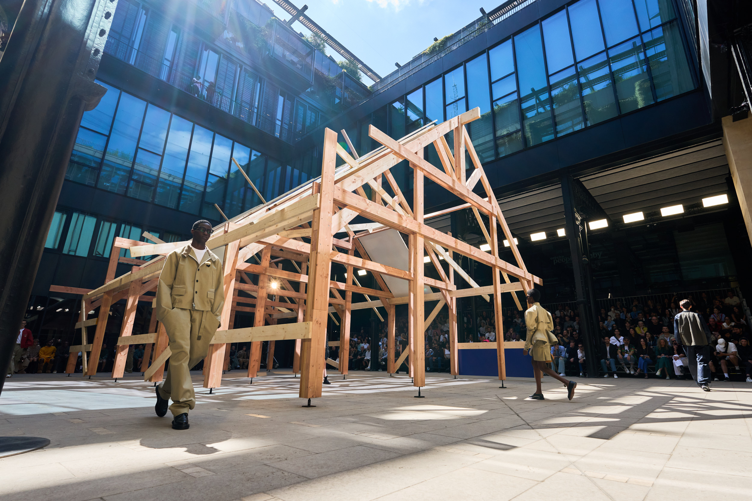 Sacai  Spring 2025 Men's Fashion Show Atmosphere