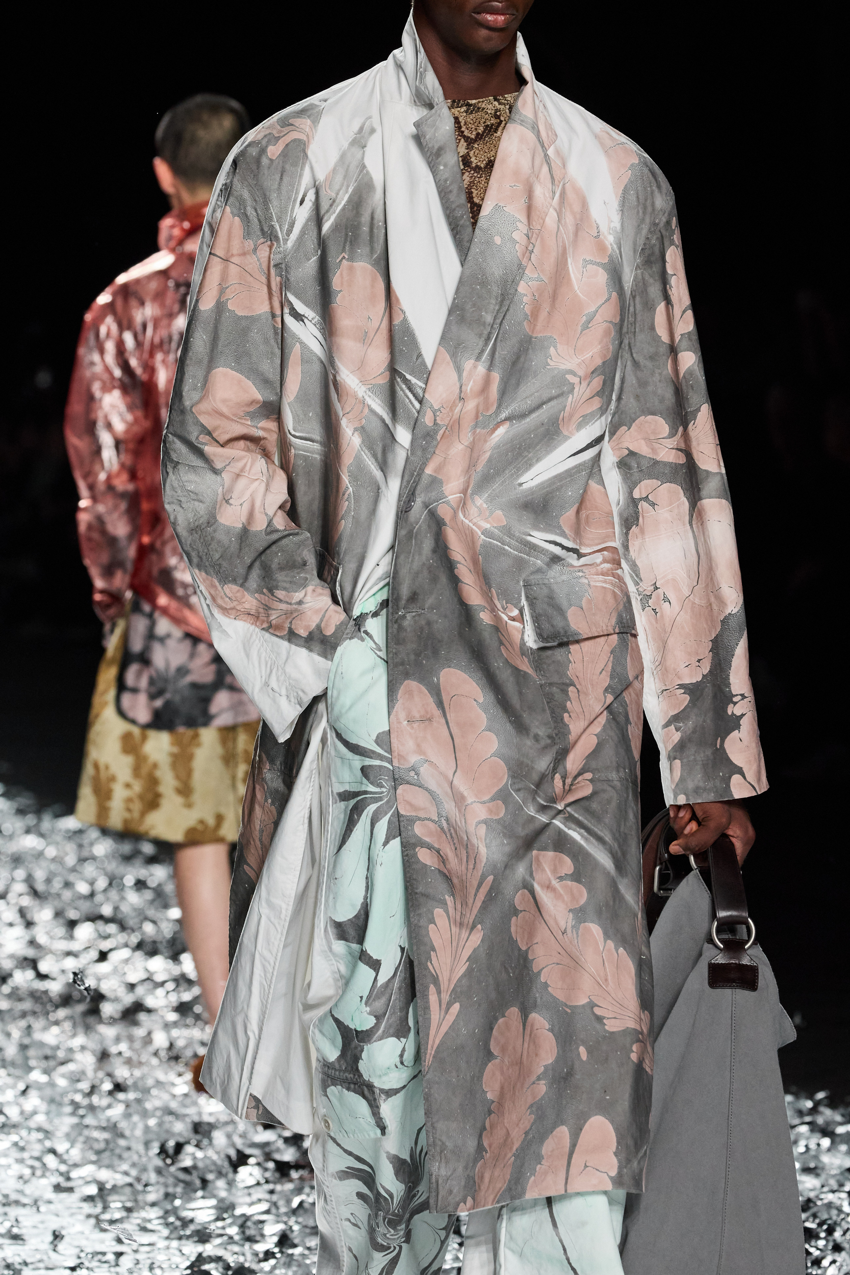 Dries Van Noten  Spring 2025 Men's Fashion Show Details