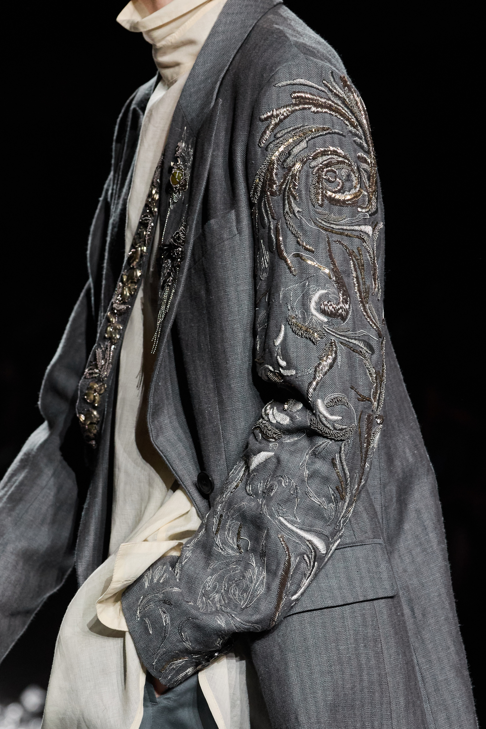 Dries Van Noten  Spring 2025 Men's Fashion Show Details