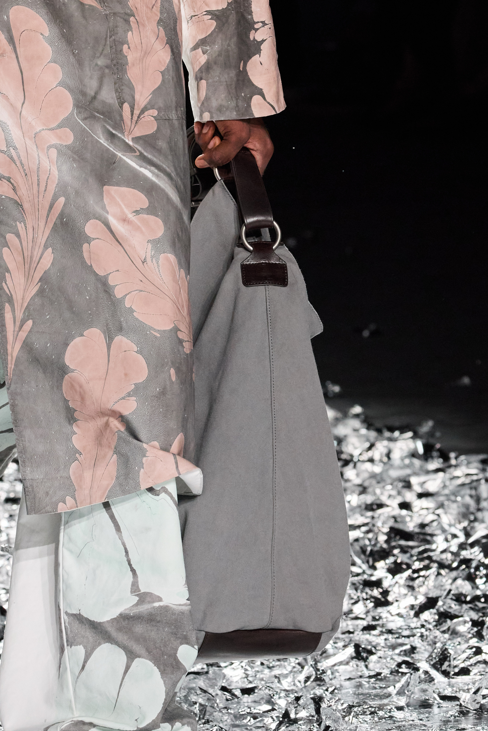 Dries Van Noten  Spring 2025 Men's Fashion Show Details