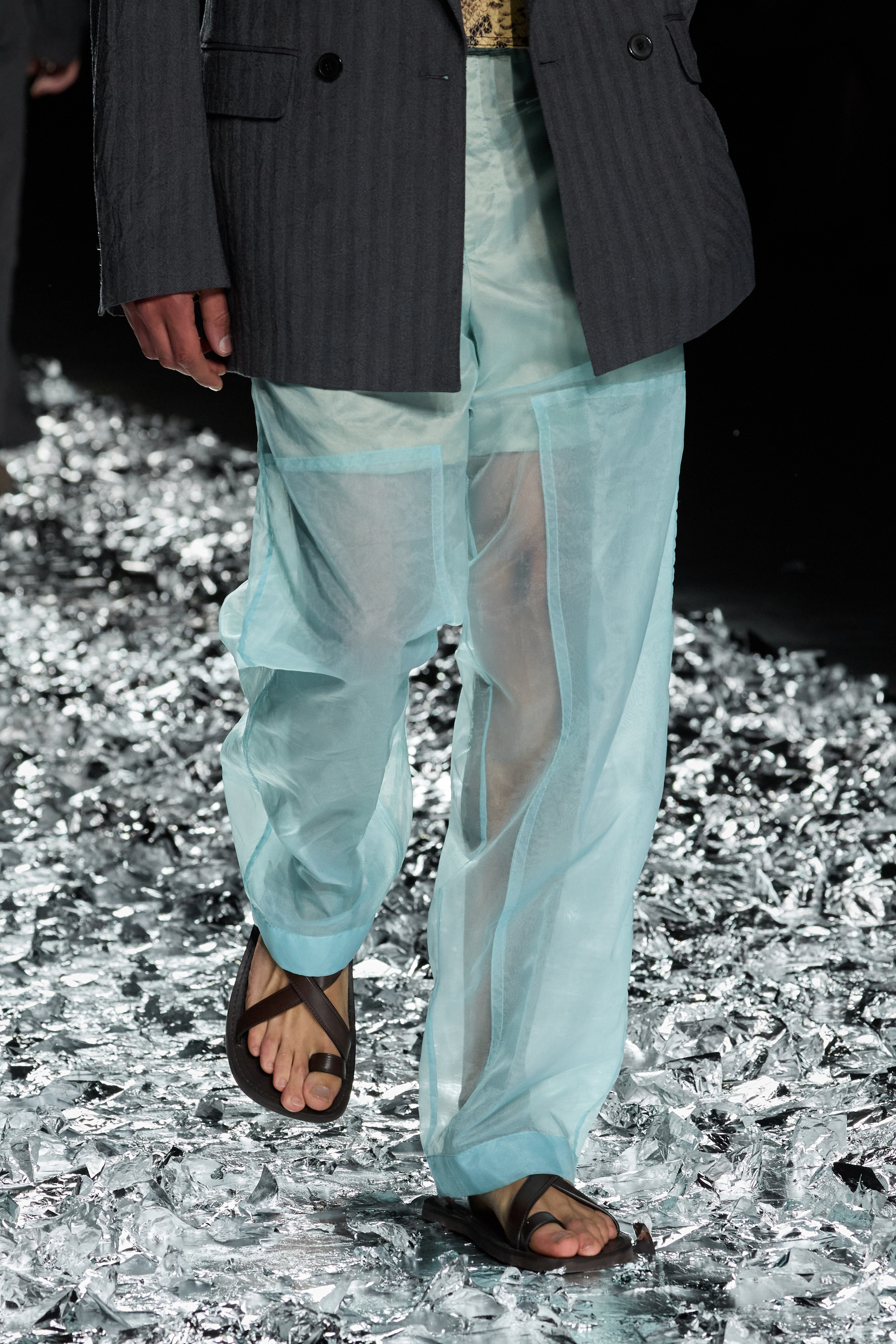 Dries Van Noten  Spring 2025 Men's Fashion Show Details