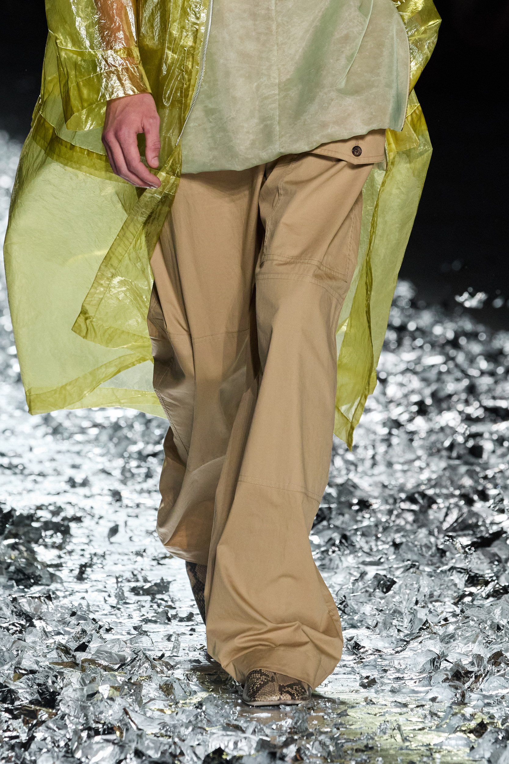 Dries Van Noten  Spring 2025 Men's Fashion Show Details