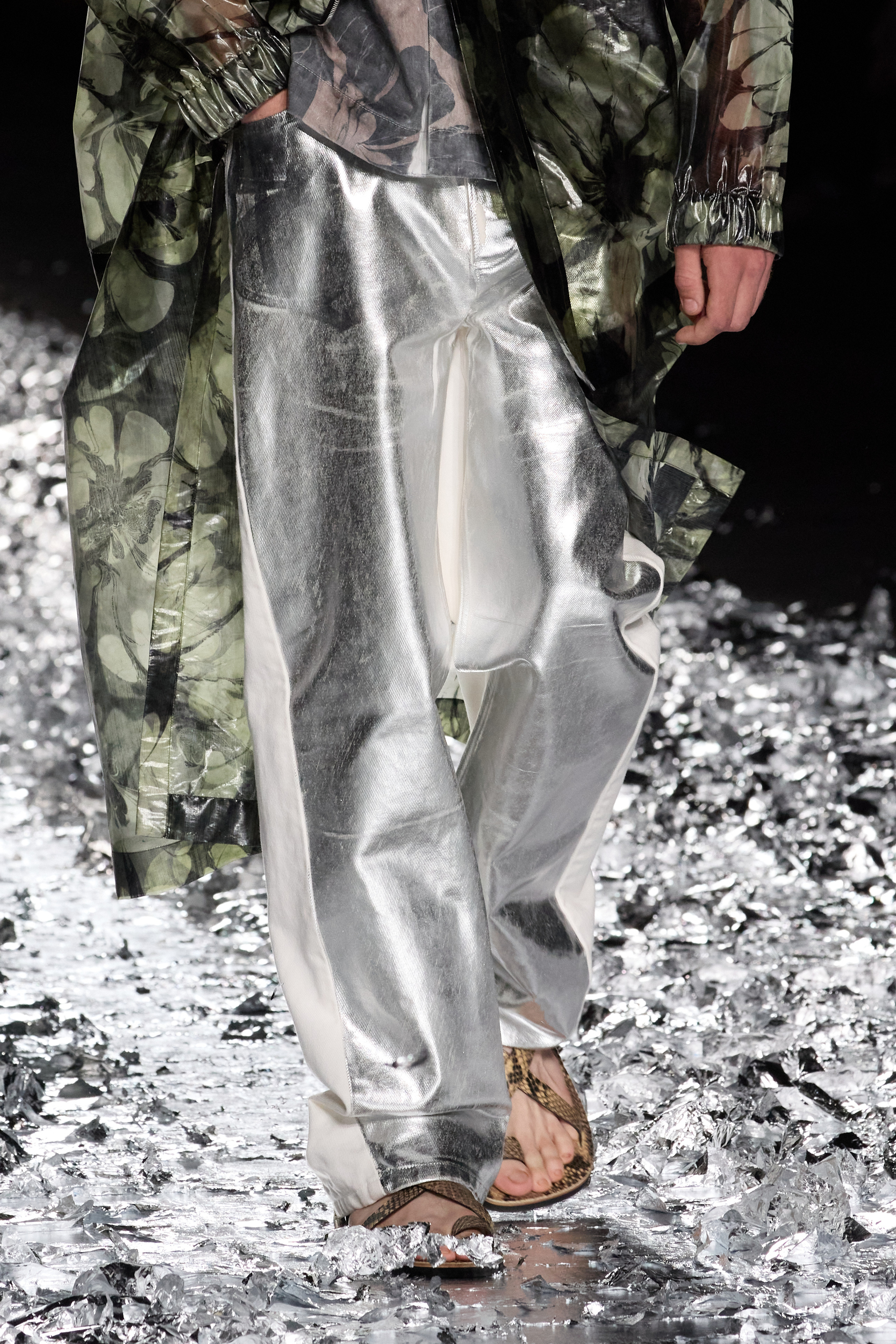 Dries Van Noten  Spring 2025 Men's Fashion Show Details