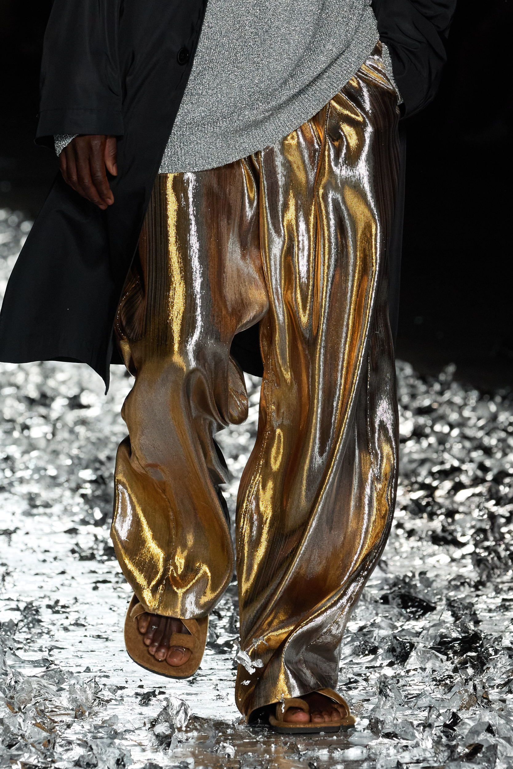 Dries Van Noten  Spring 2025 Men's Fashion Show Details