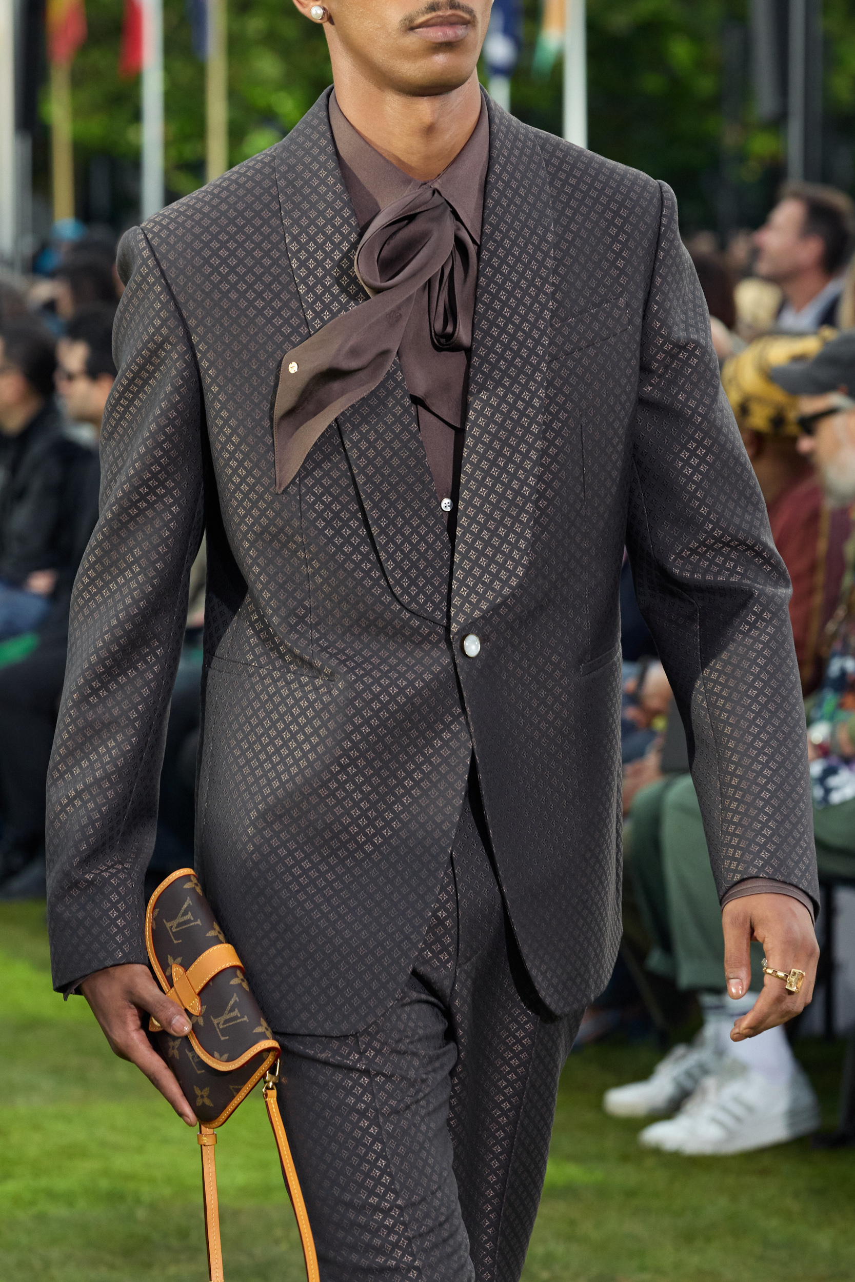 Louis Vuitton  Spring 2025 Men's Fashion Show Details