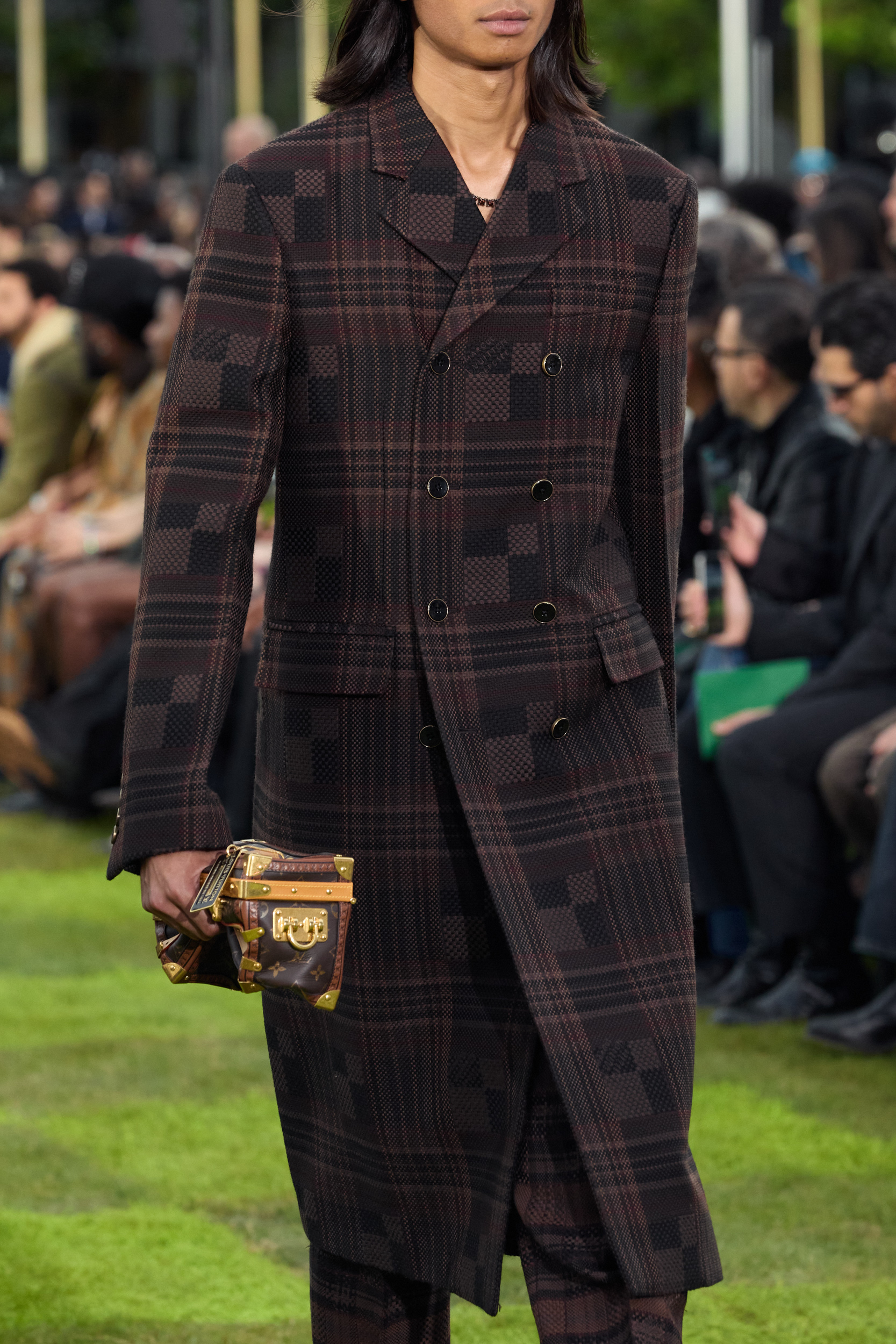 Louis Vuitton  Spring 2025 Men's Fashion Show Details