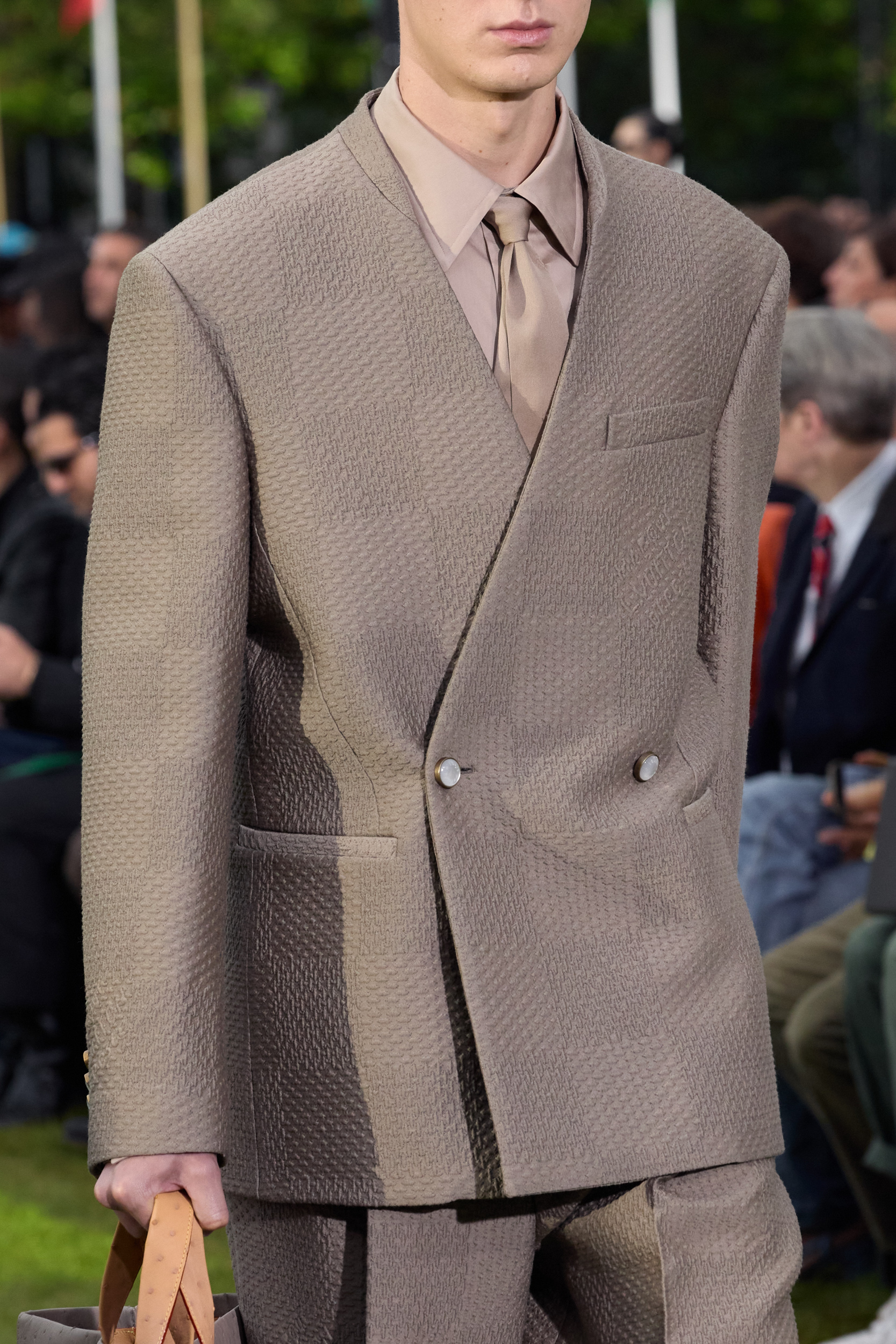 Louis Vuitton  Spring 2025 Men's Fashion Show Details