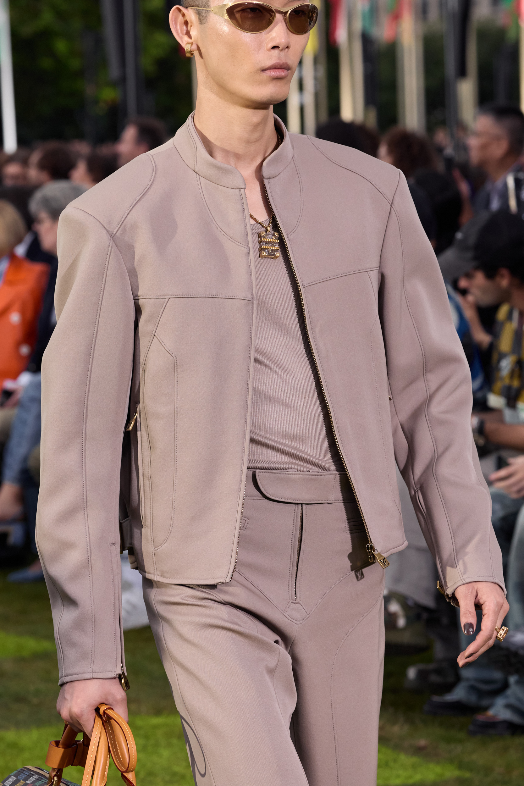 Louis Vuitton  Spring 2025 Men's Fashion Show Details