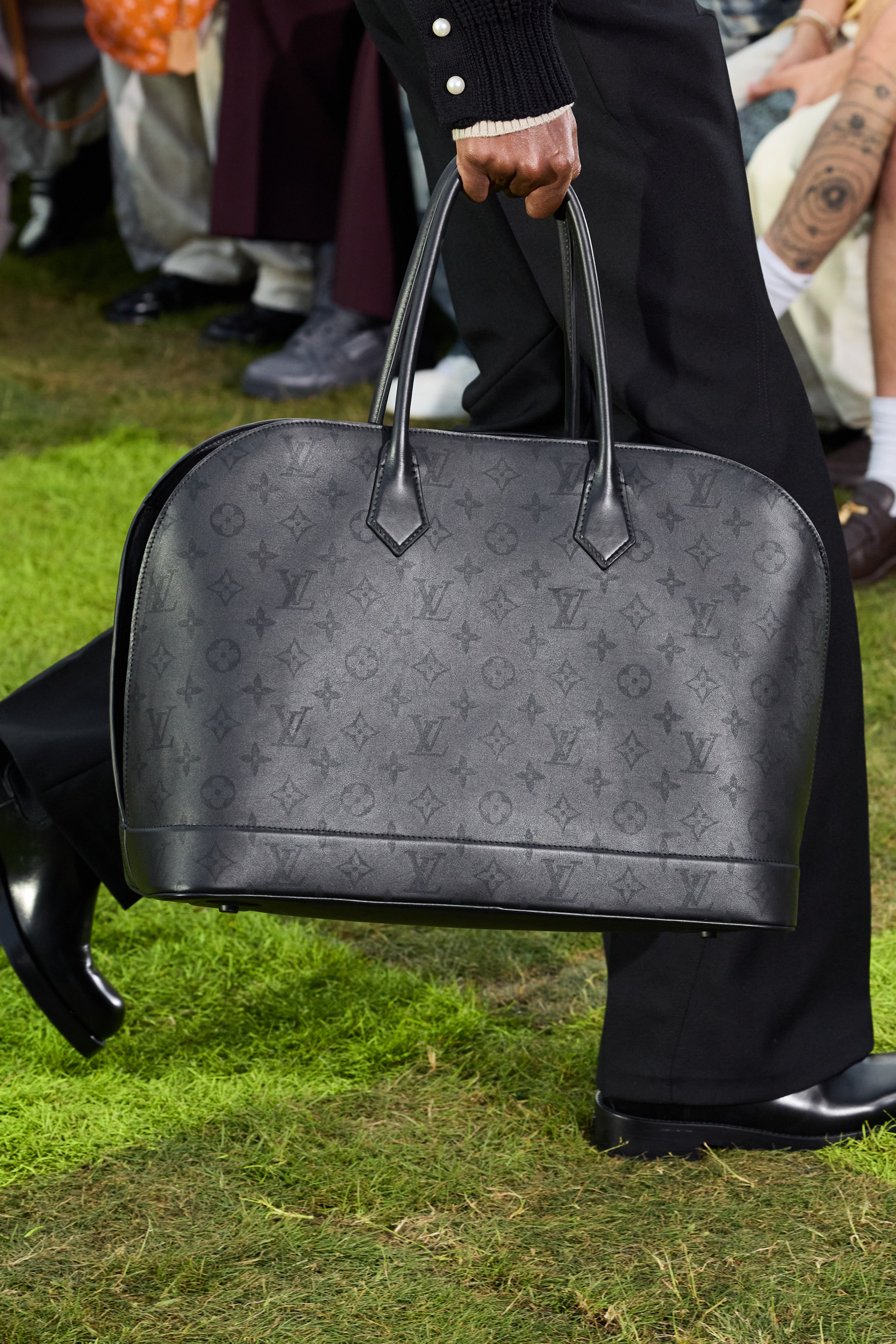 Louis Vuitton  Spring 2025 Men's Fashion Show Details