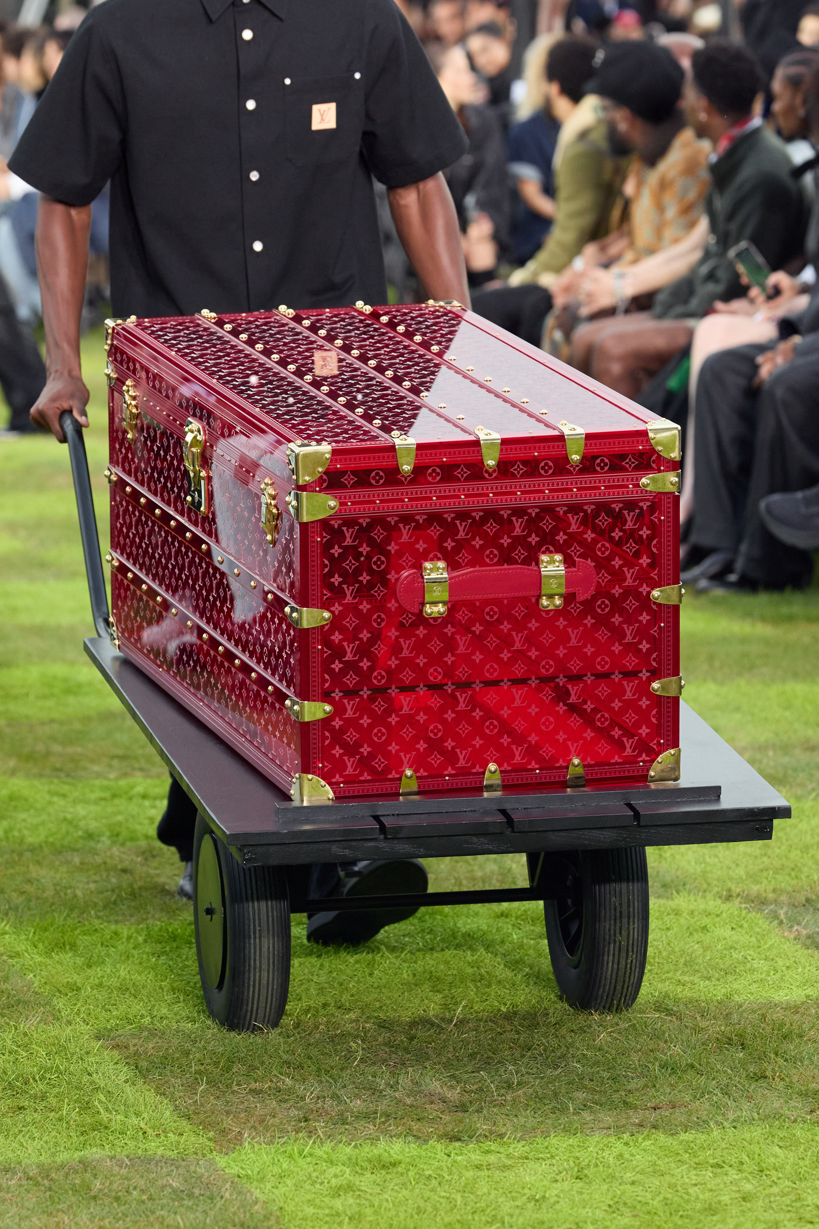 Louis Vuitton  Spring 2025 Men's Fashion Show Details