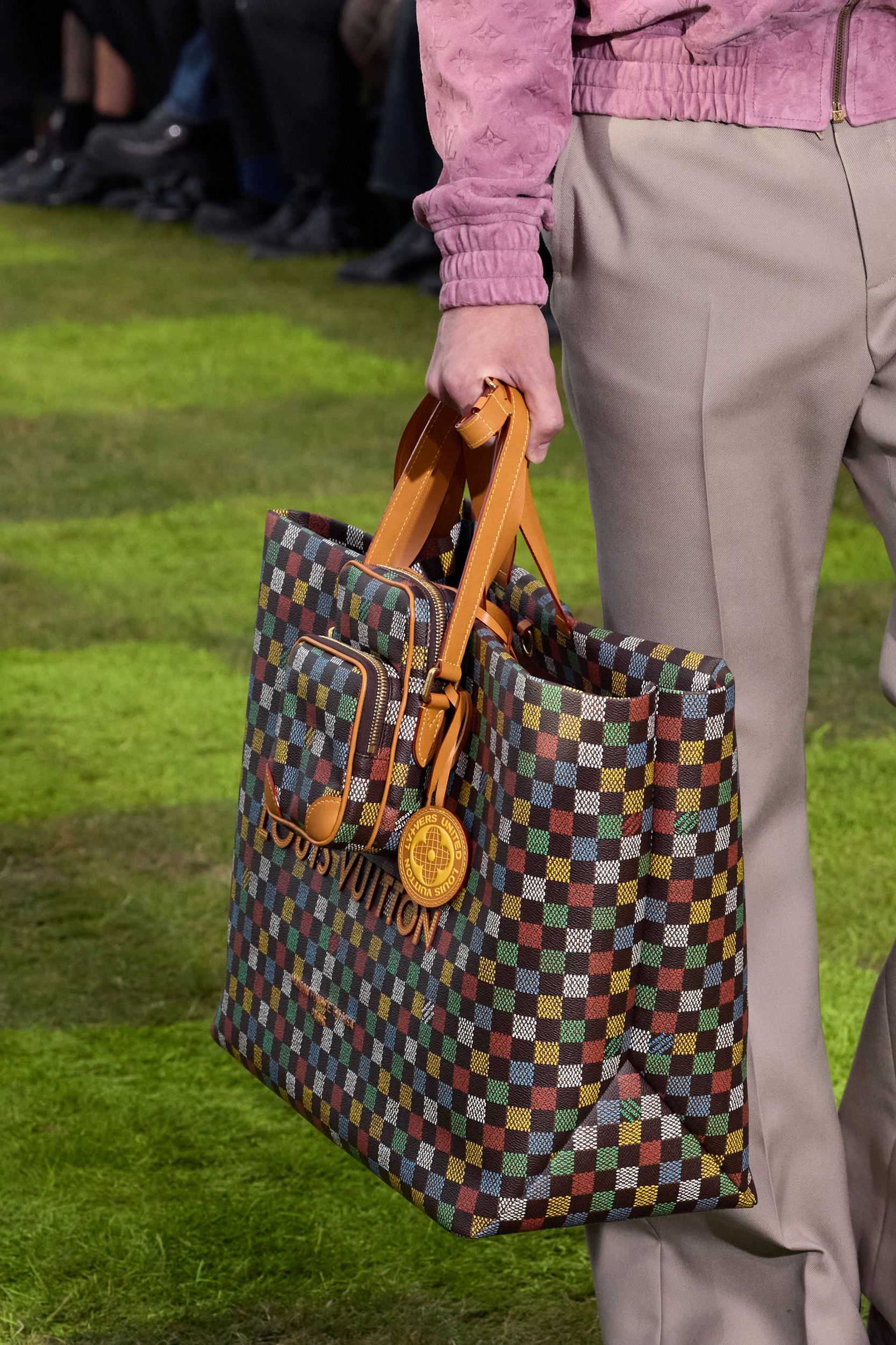 Louis Vuitton  Spring 2025 Men's Fashion Show Details