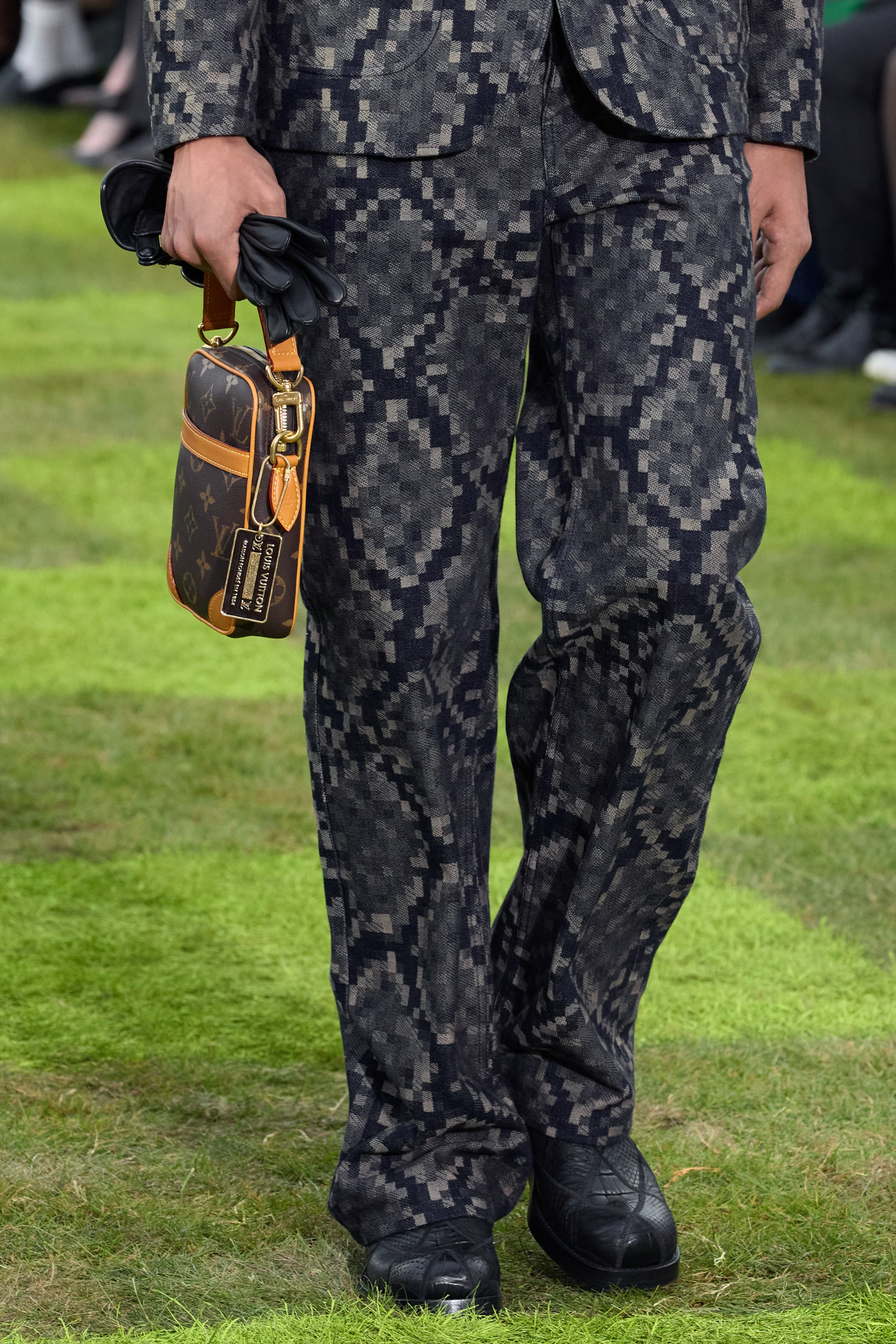 Louis Vuitton  Spring 2025 Men's Fashion Show Details