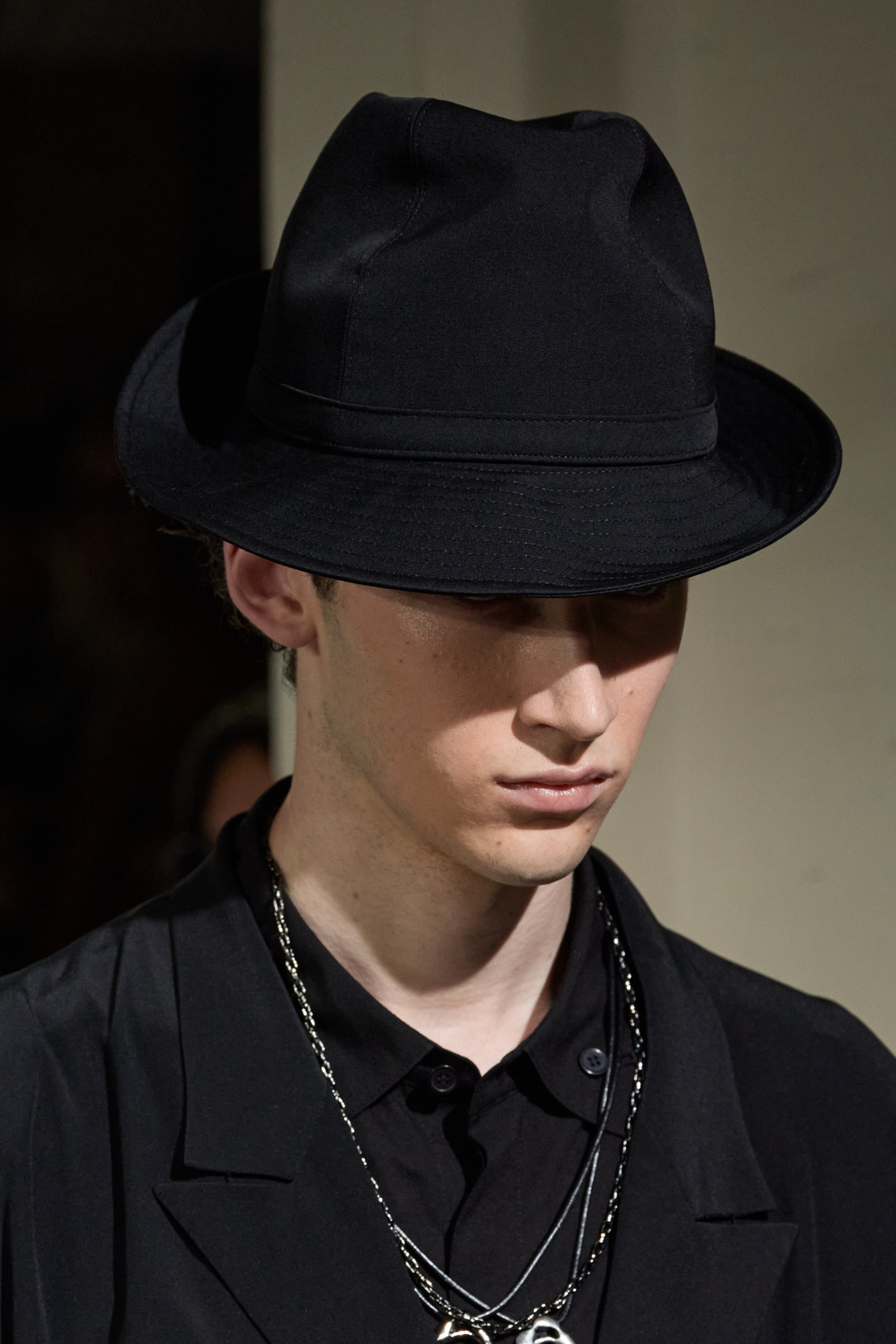 Yohji Yamamoto  Spring 2025 Men's Fashion Show Details