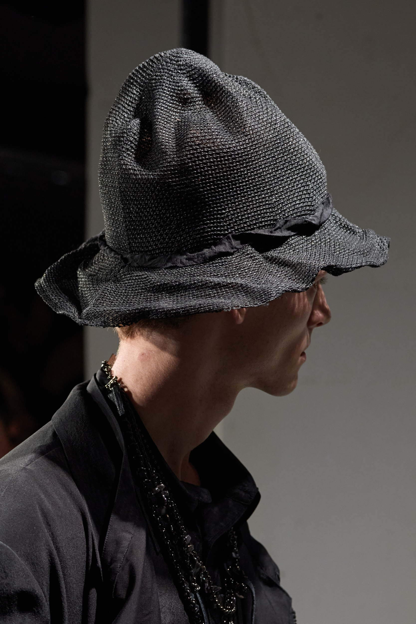 Yohji Yamamoto  Spring 2025 Men's Fashion Show Details