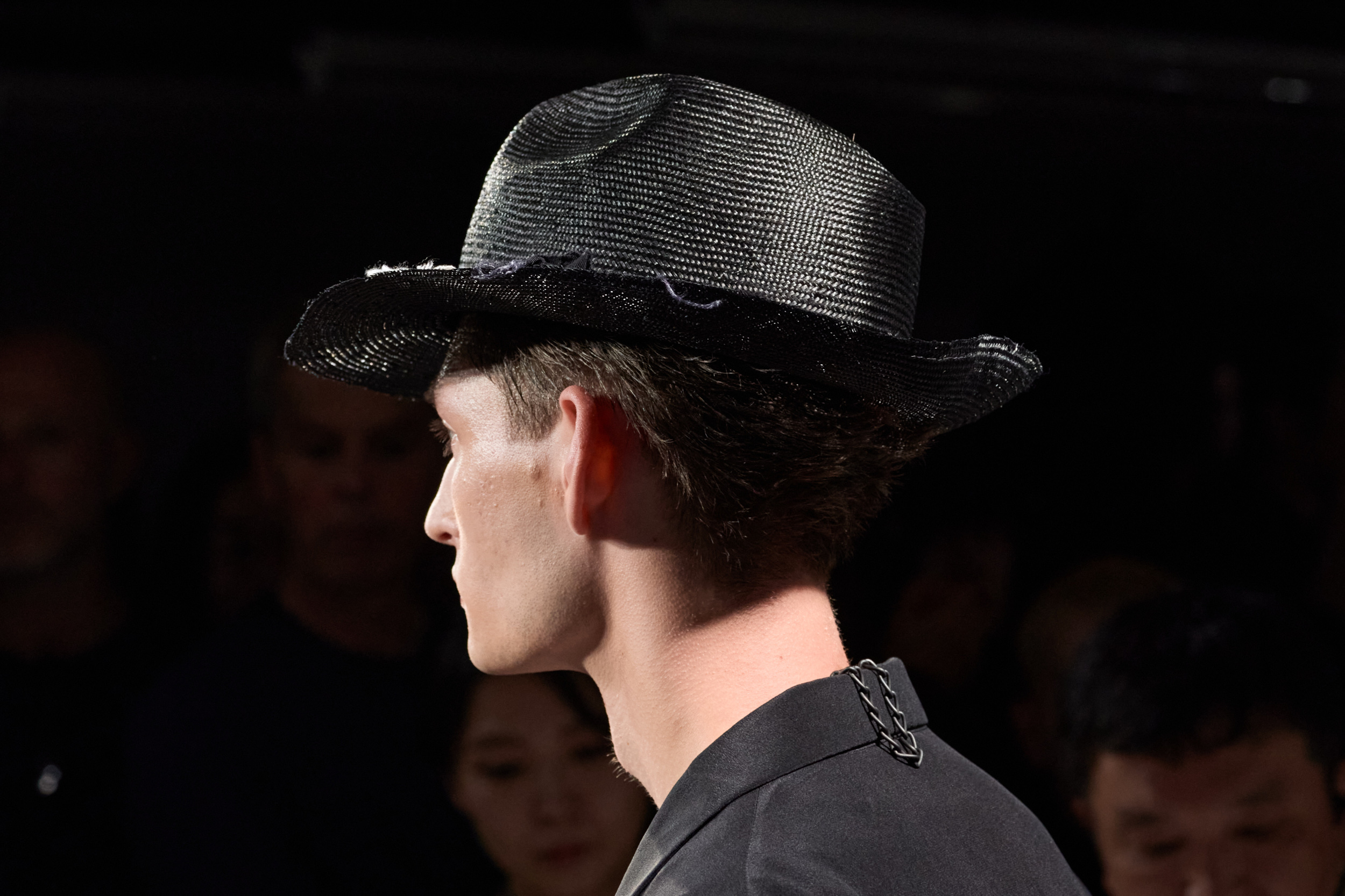 Yohji Yamamoto  Spring 2025 Men's Fashion Show Details