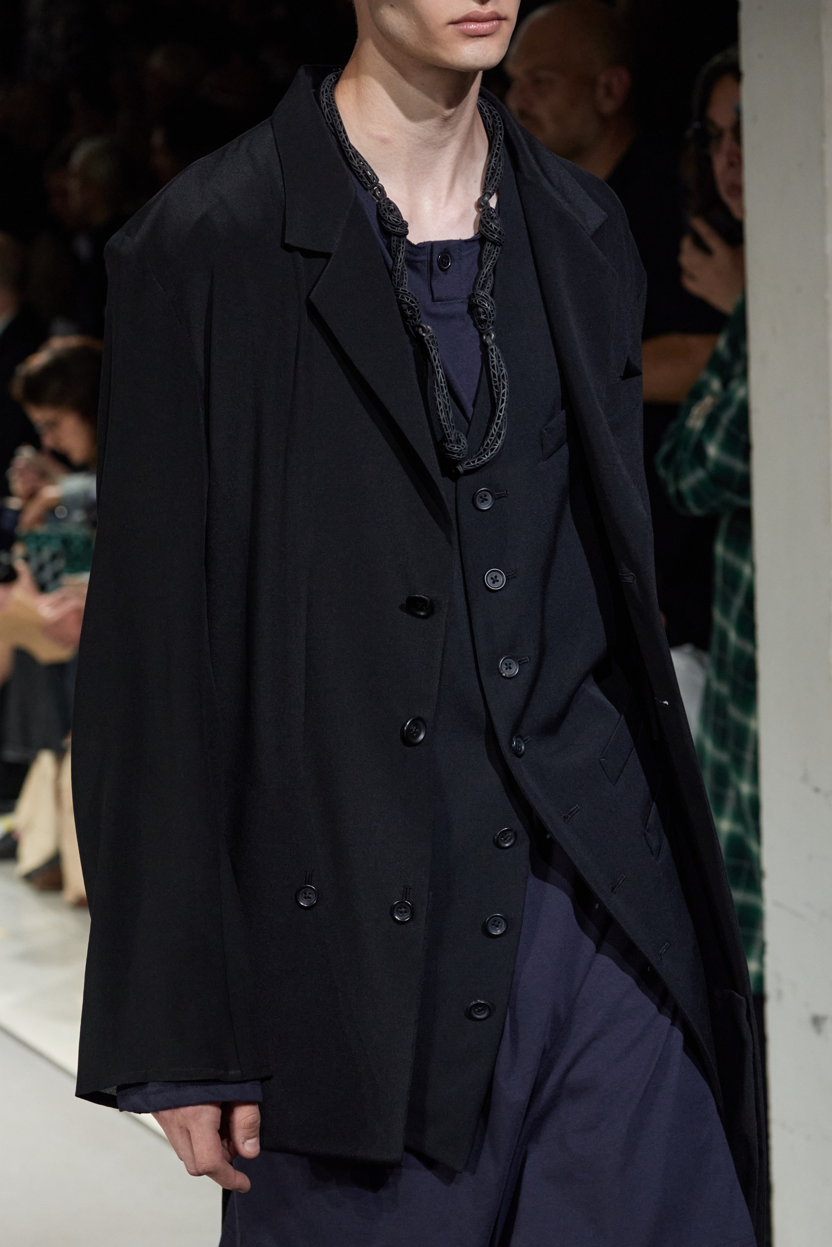 Yohji Yamamoto  Spring 2025 Men's Fashion Show Details