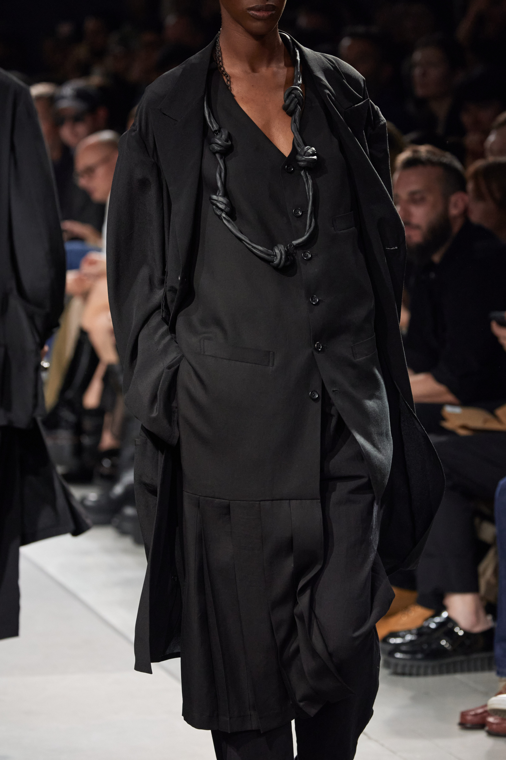 Yohji Yamamoto  Spring 2025 Men's Fashion Show Details