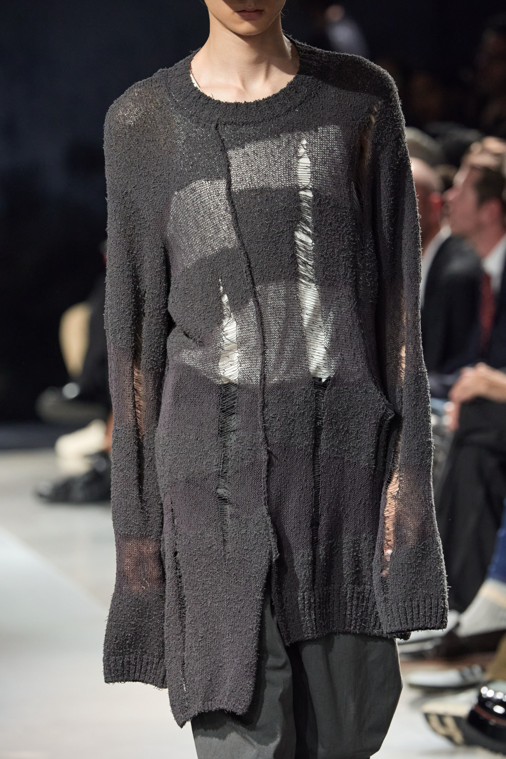 Yohji Yamamoto  Spring 2025 Men's Fashion Show Details