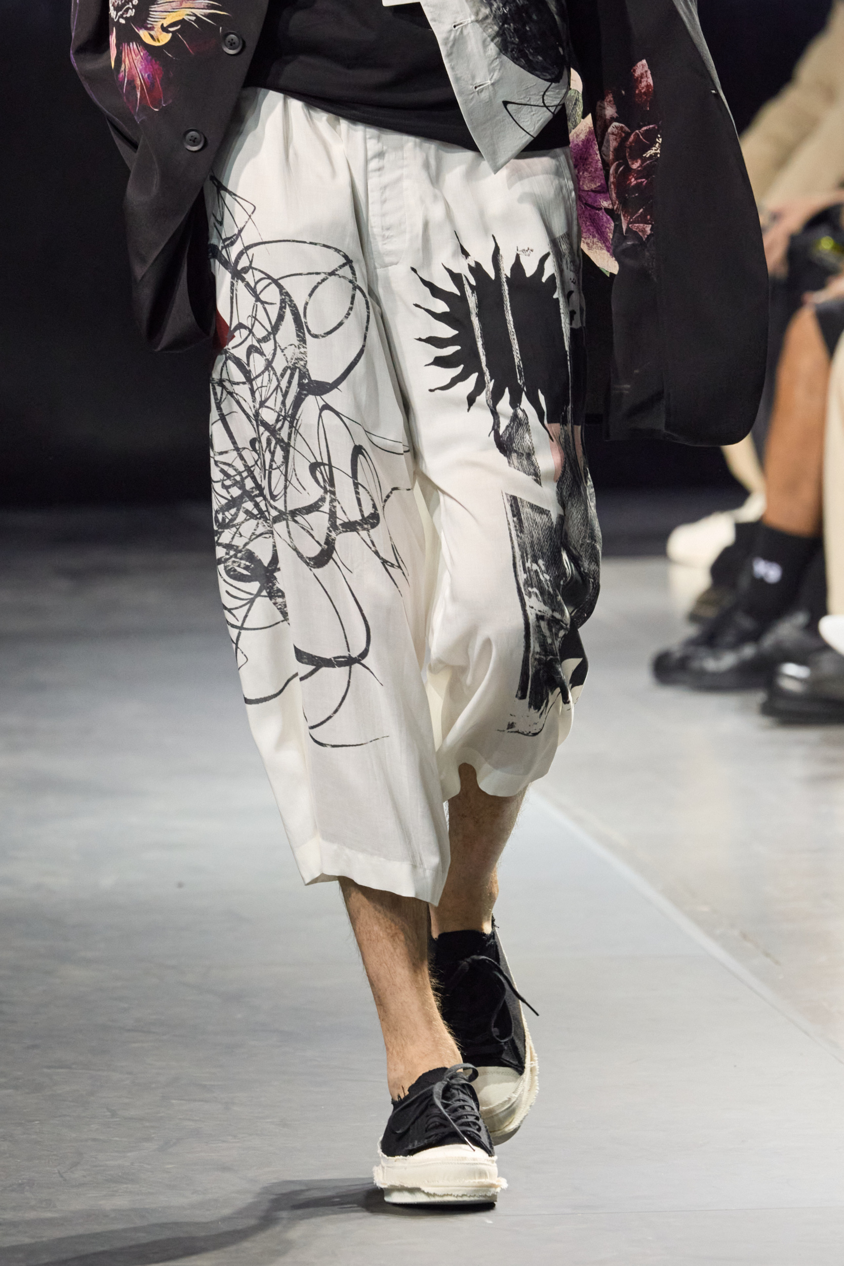 Yohji Yamamoto  Spring 2025 Men's Fashion Show Details