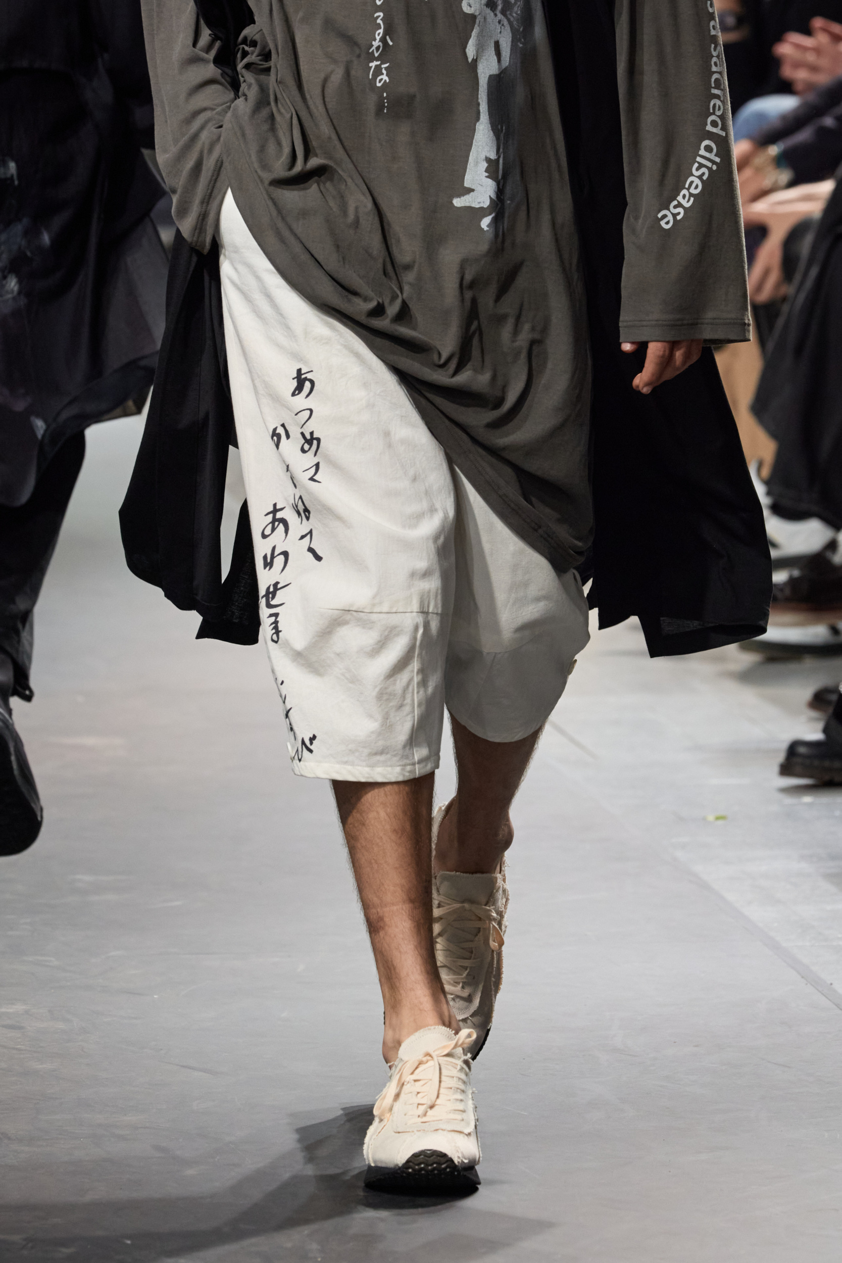 Yohji Yamamoto  Spring 2025 Men's Fashion Show Details