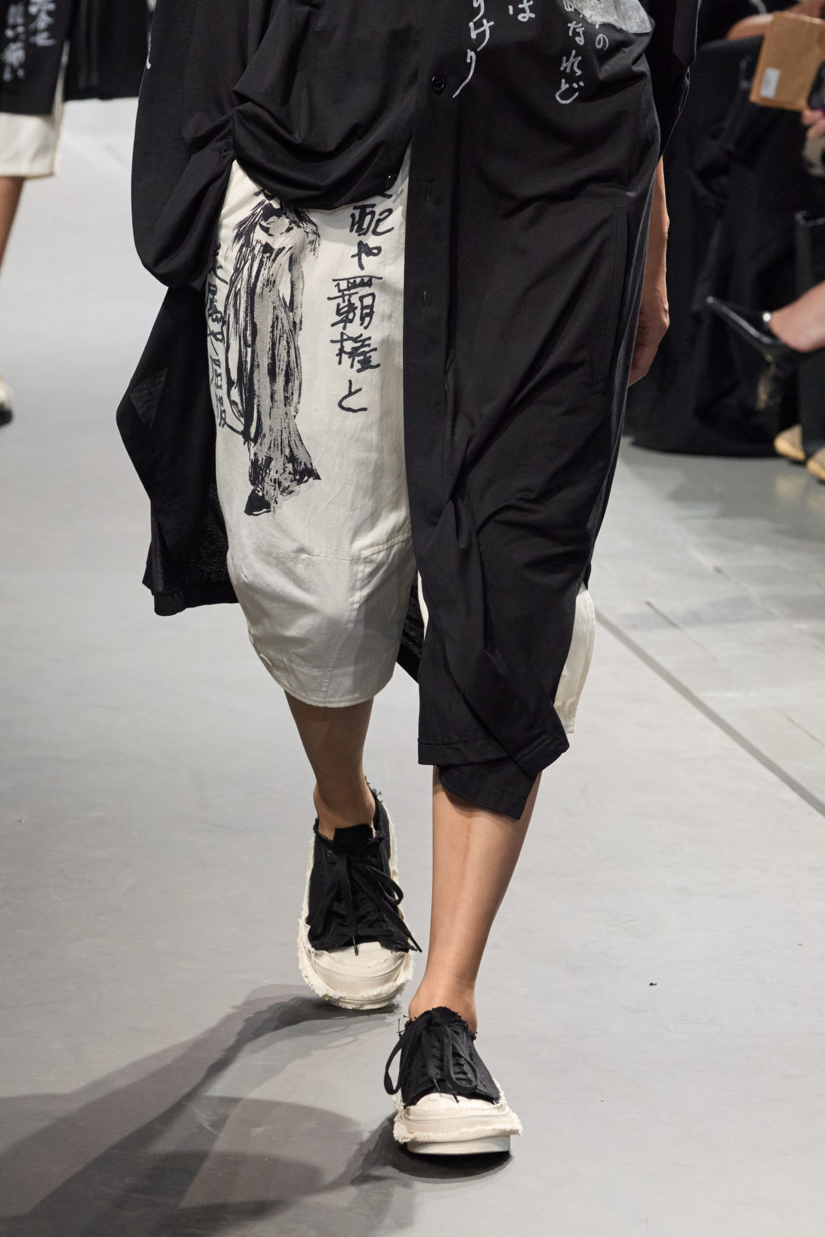 Yohji Yamamoto  Spring 2025 Men's Fashion Show Details