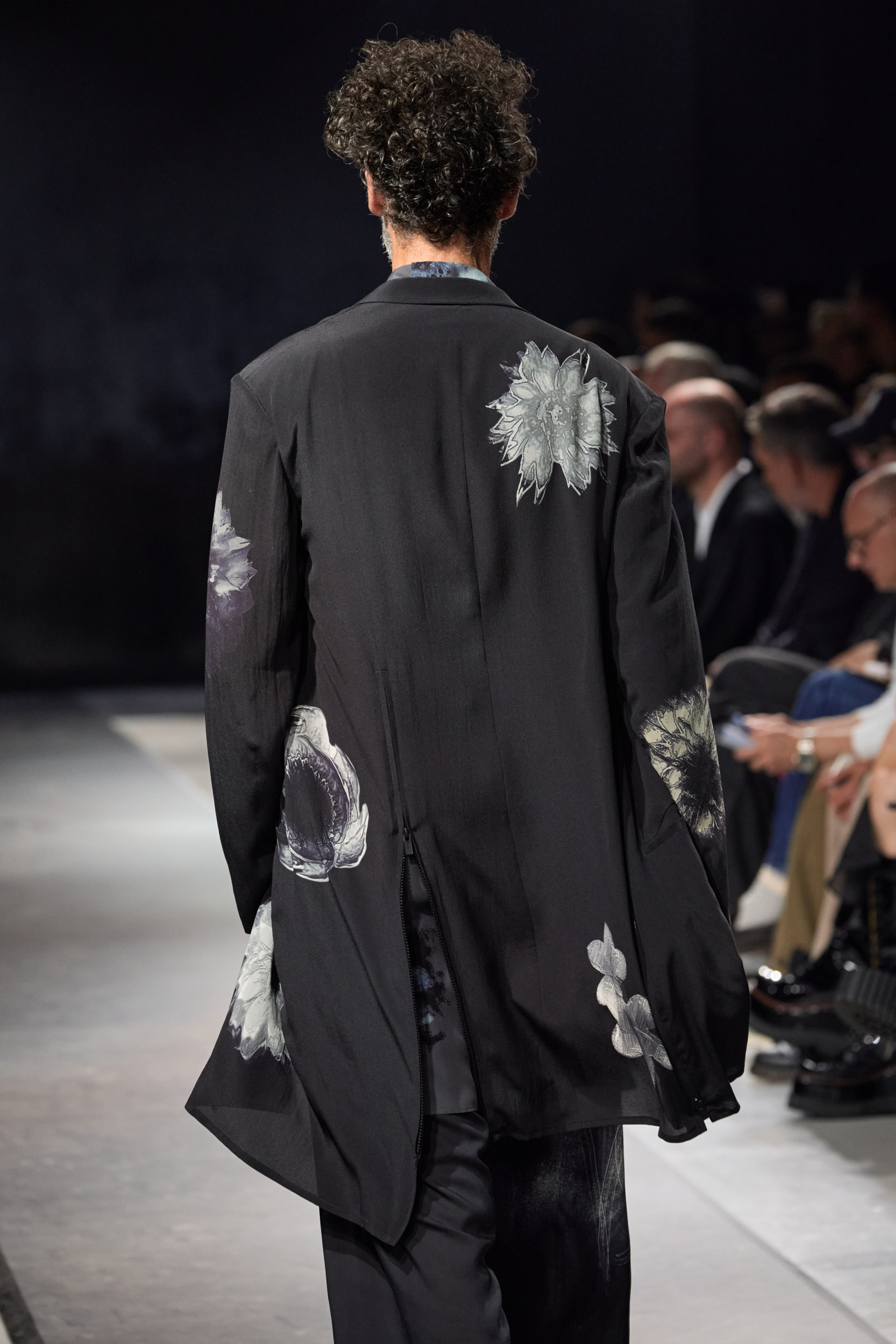 Yohji Yamamoto  Spring 2025 Men's Fashion Show Details