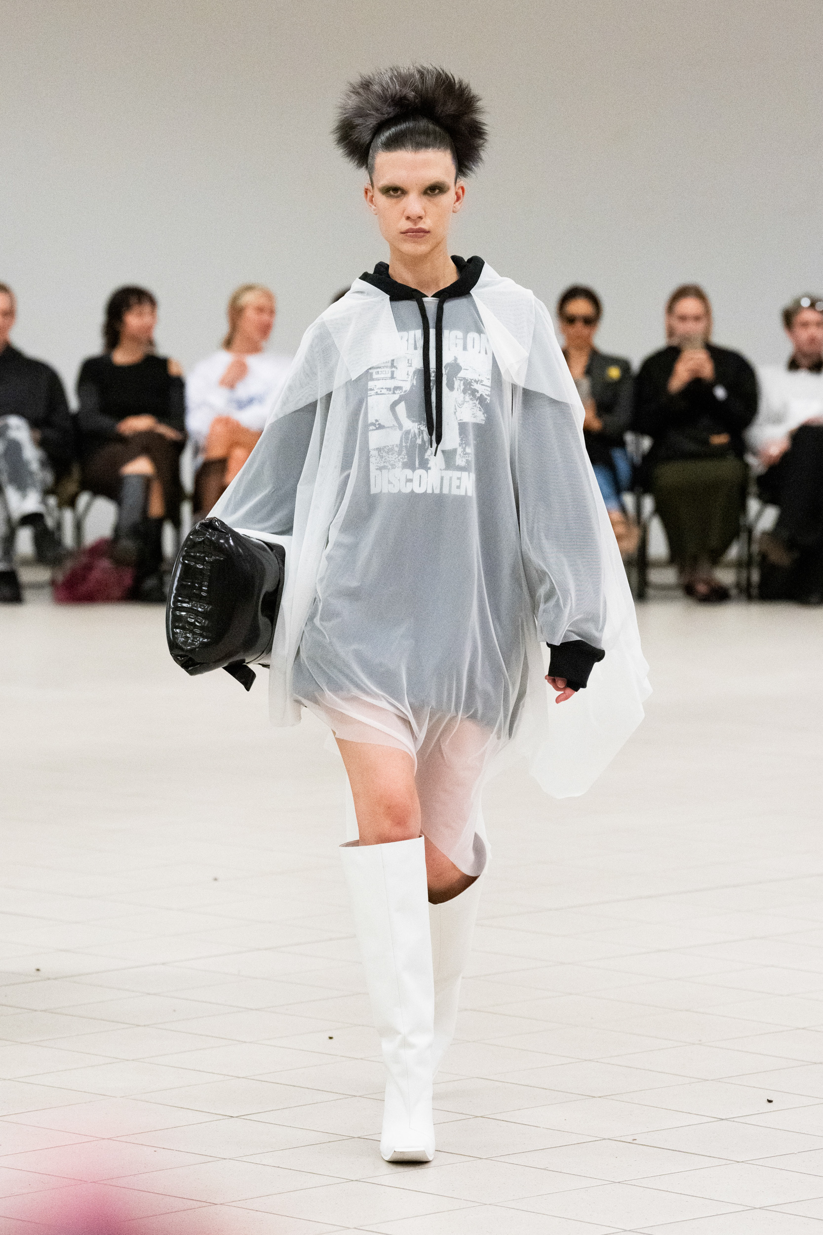 Sia Arnika Spring 2025 Fashion Show 