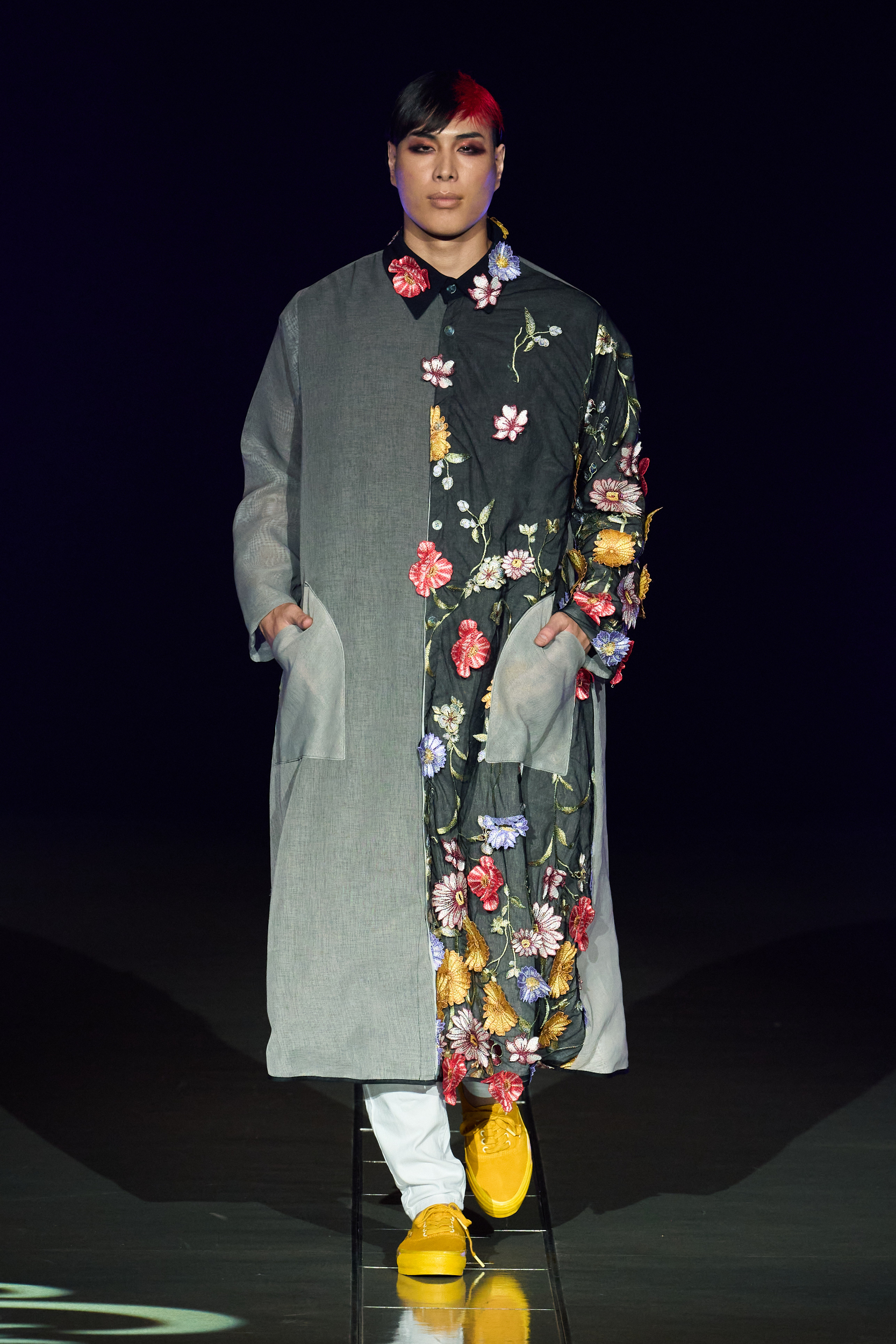 52tenbo Spring 2025 Fashion Show 