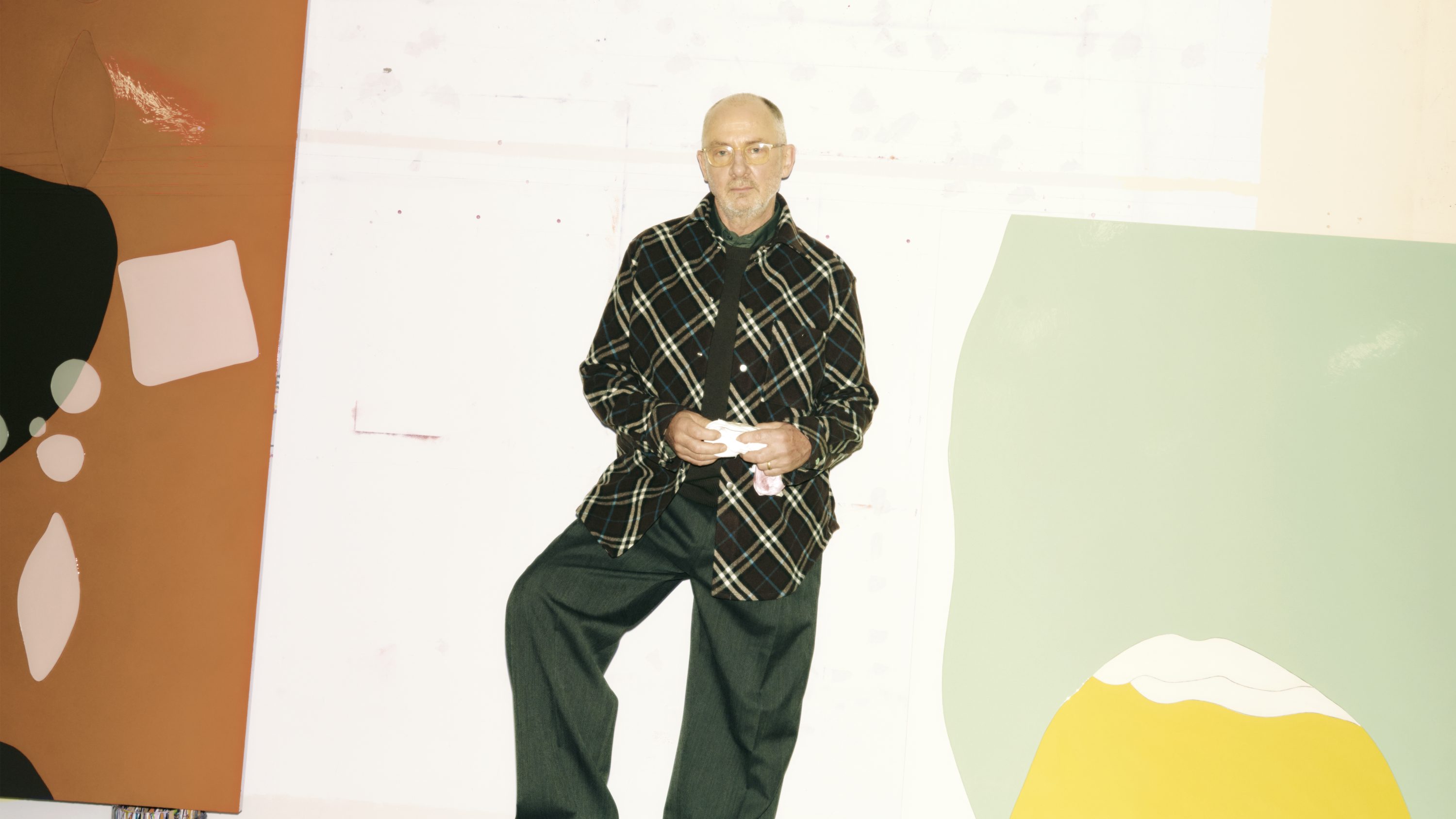 Burberry Collaborates with British Artist Gary Hume for Summer 2025 Show