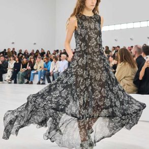 Loewe Spring 2025 Fashion Show Review