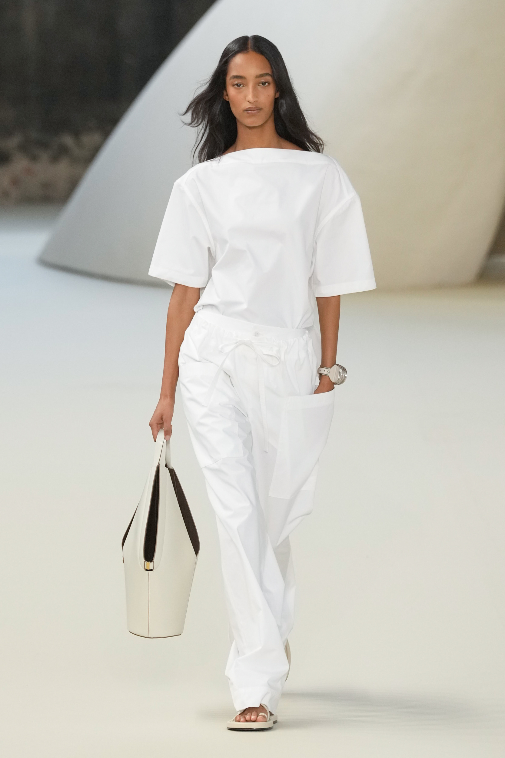 Tod S Spring 2025 Fashion Show