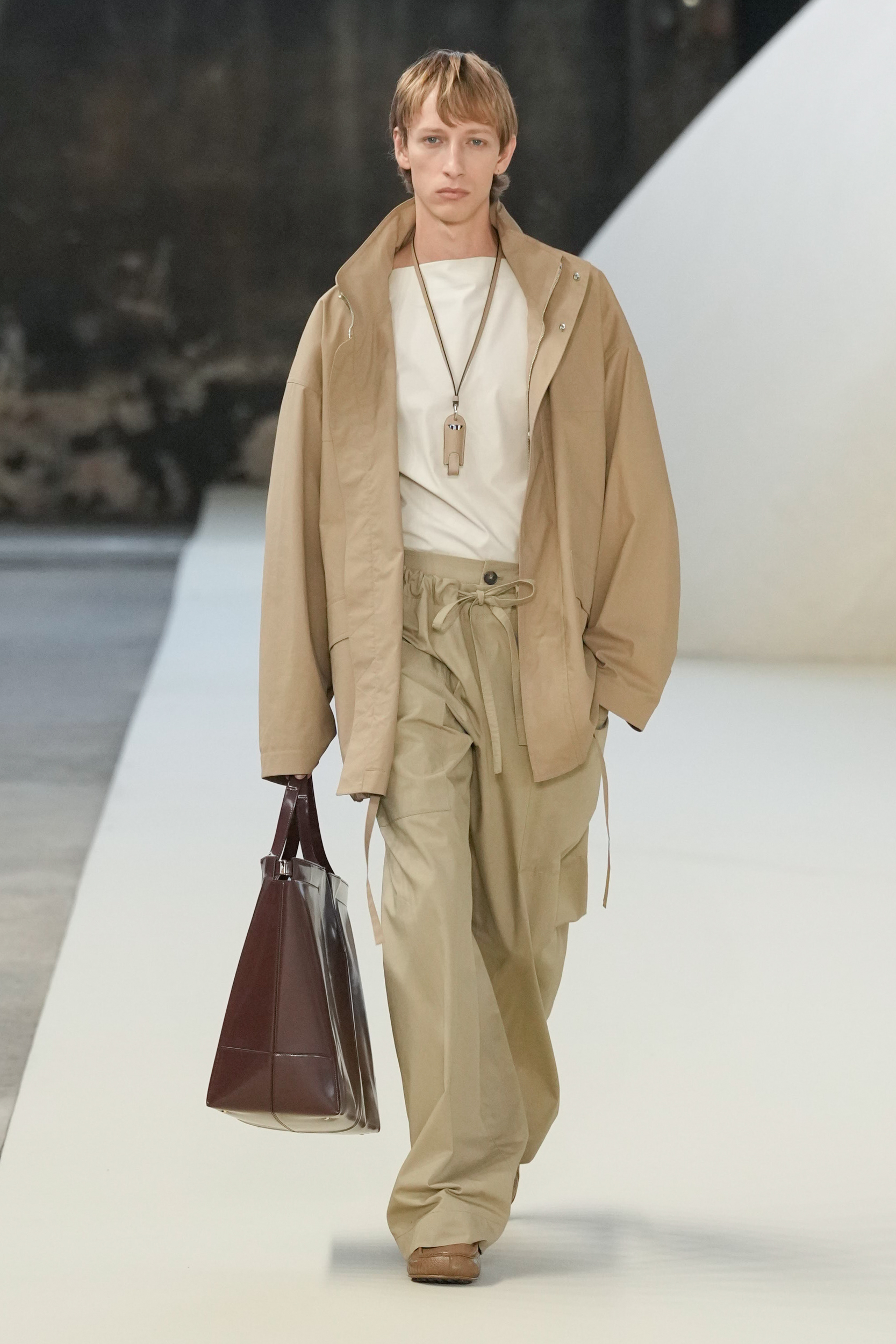 Tod S Spring 2025 Fashion Show