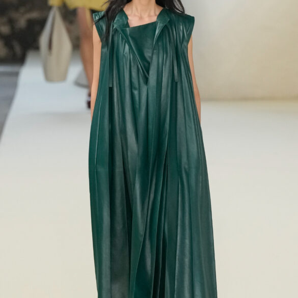 Tod S Spring 2025 Fashion Show