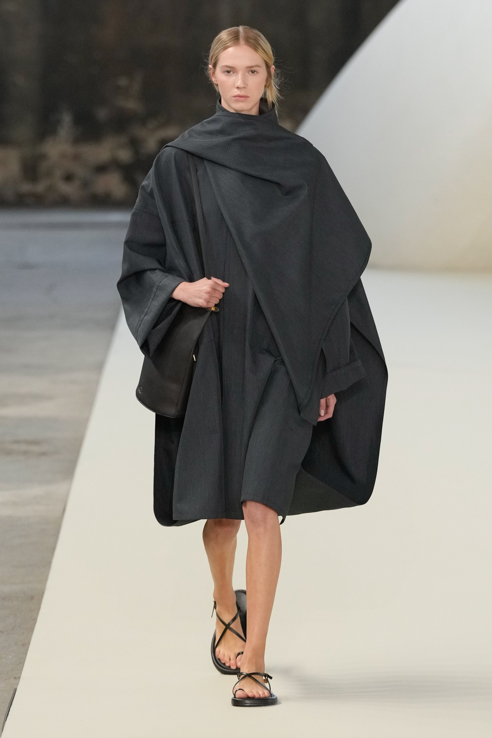 Tod S Spring 2025 Fashion Show