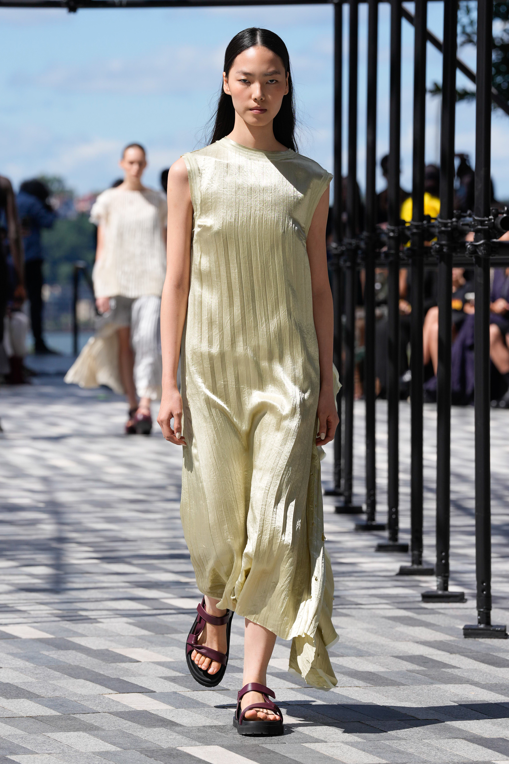 Jason Wu Spring 2025 Fashion Show