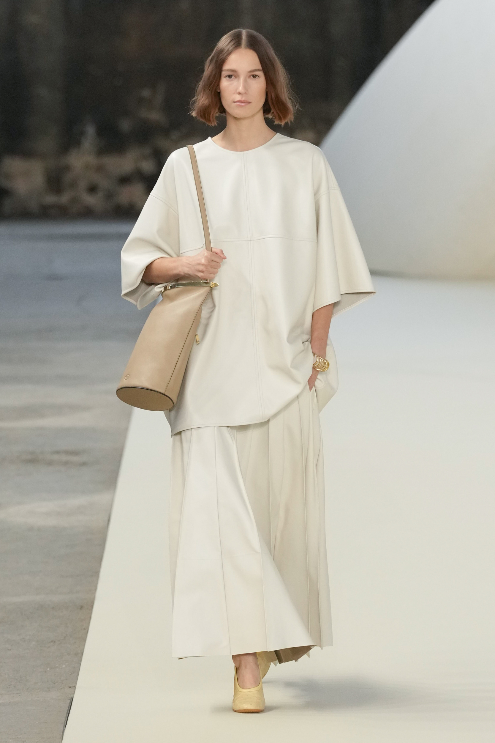 Tod S Spring 2025 Fashion Show