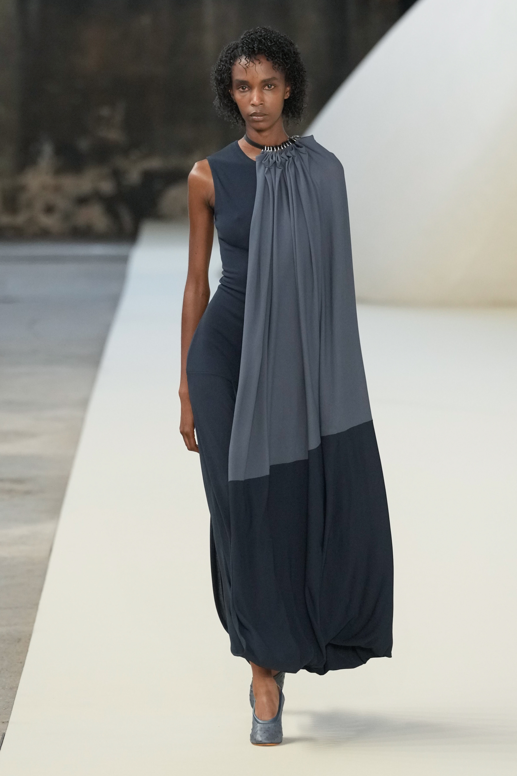 Tod S Spring 2025 Fashion Show