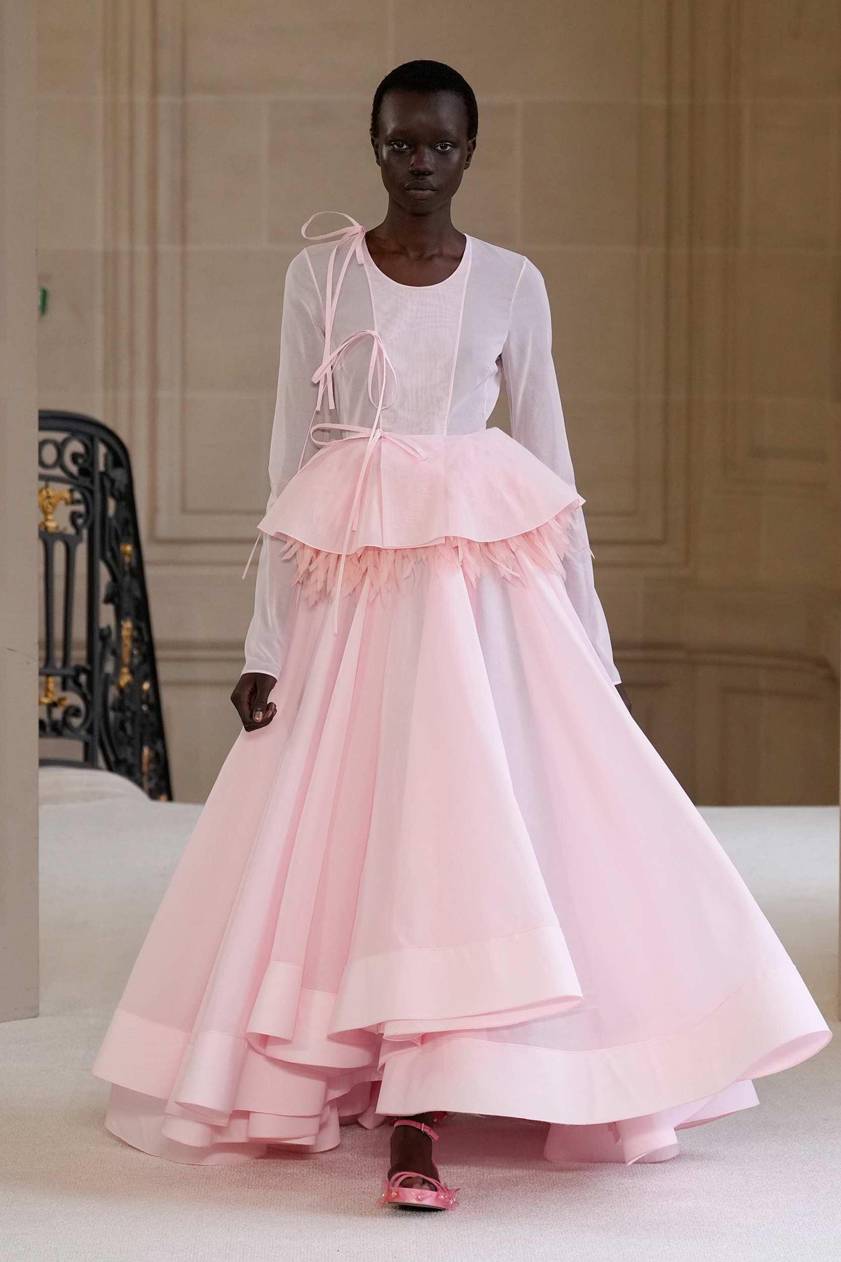 Giambattista Valli Spring 2025 Fashion Show