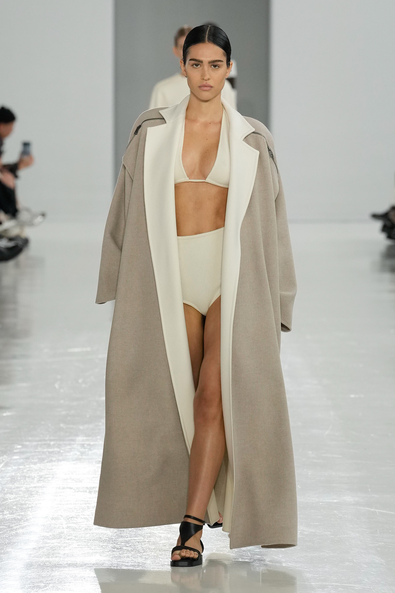 Max Mara Spring 2025 Fashion Show