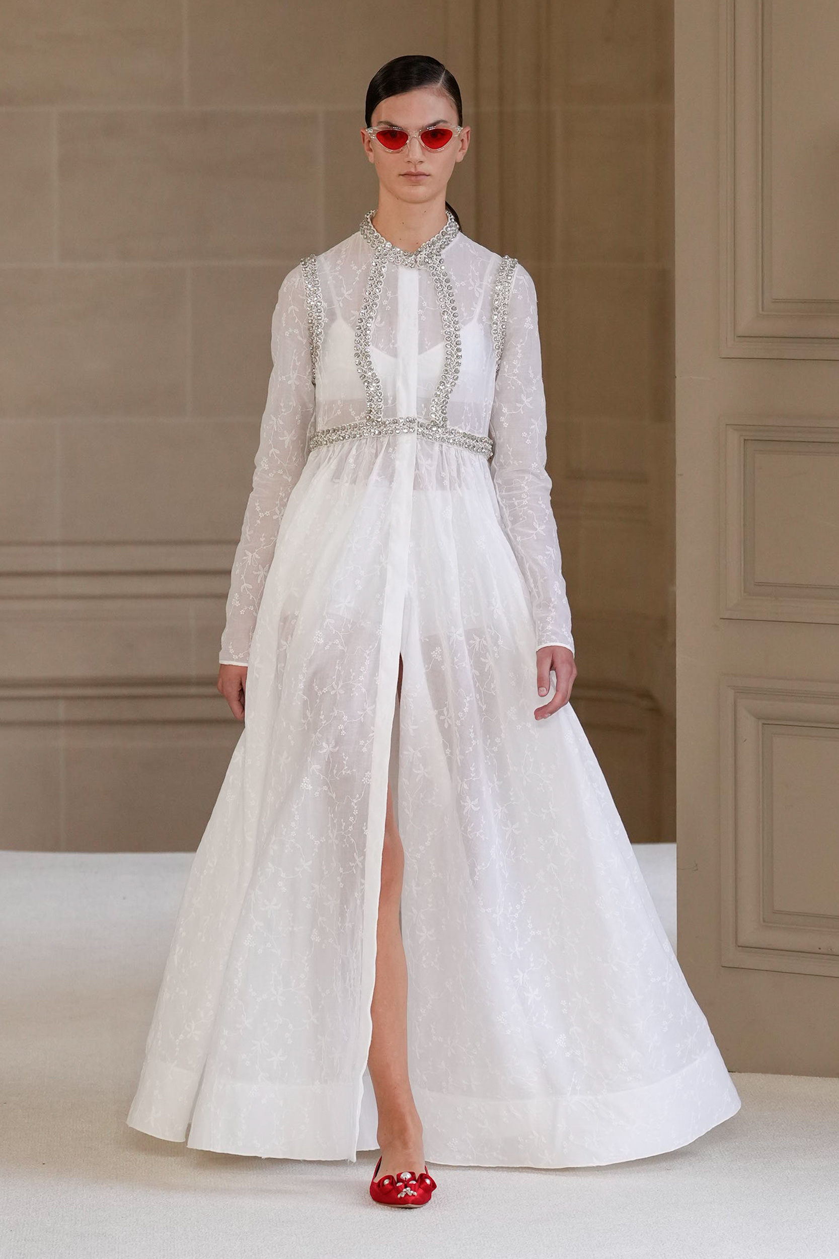 Giambattista Valli Spring 2025 Fashion Show