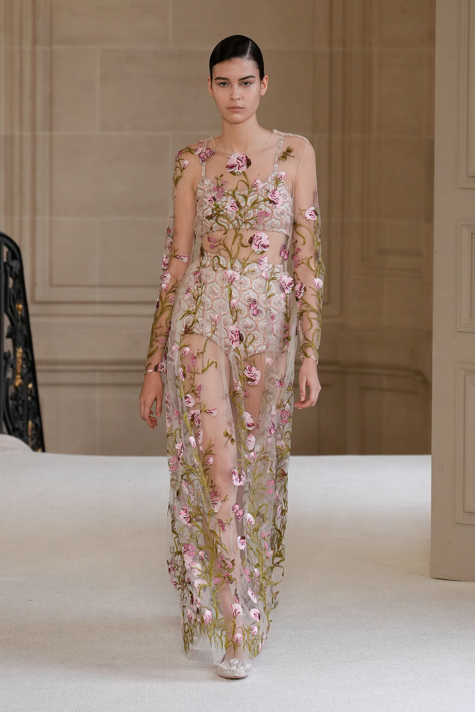 Giambattista Valli Spring 2025 Fashion Show