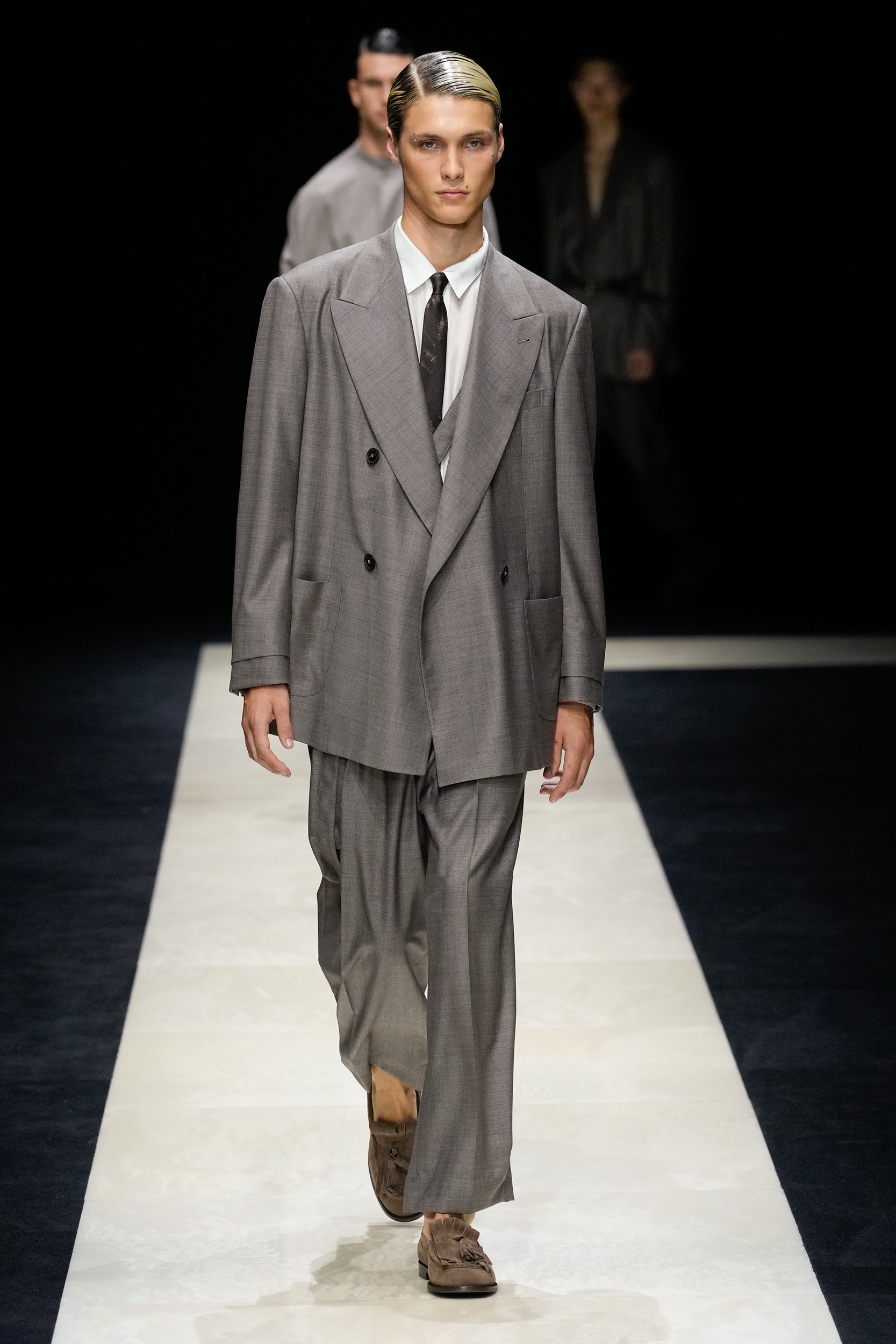 Emporio Armani Spring 2025 Fashion Show